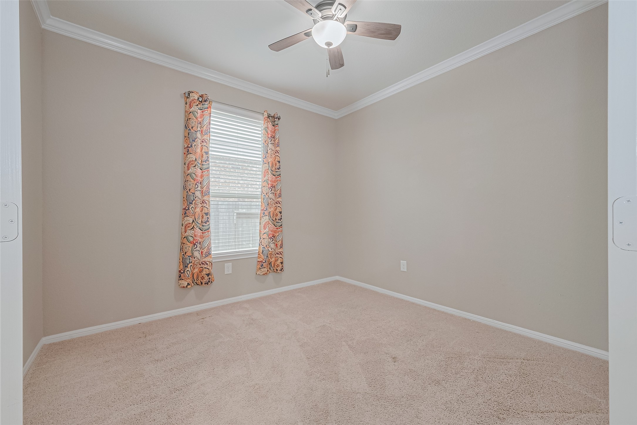 5327 Silver Ledge Drive Property Photo 10