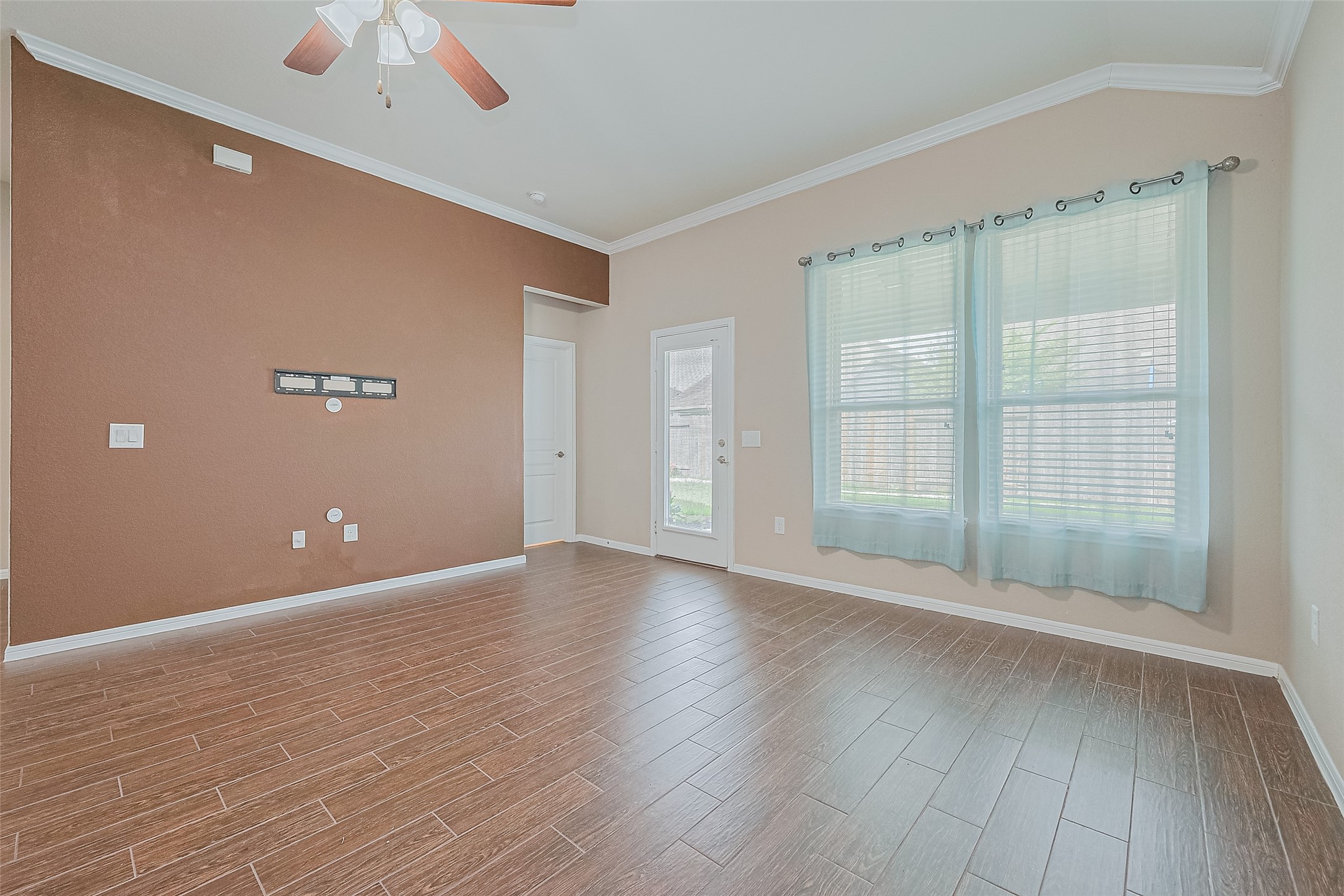 5327 Silver Ledge Drive Property Photo 24