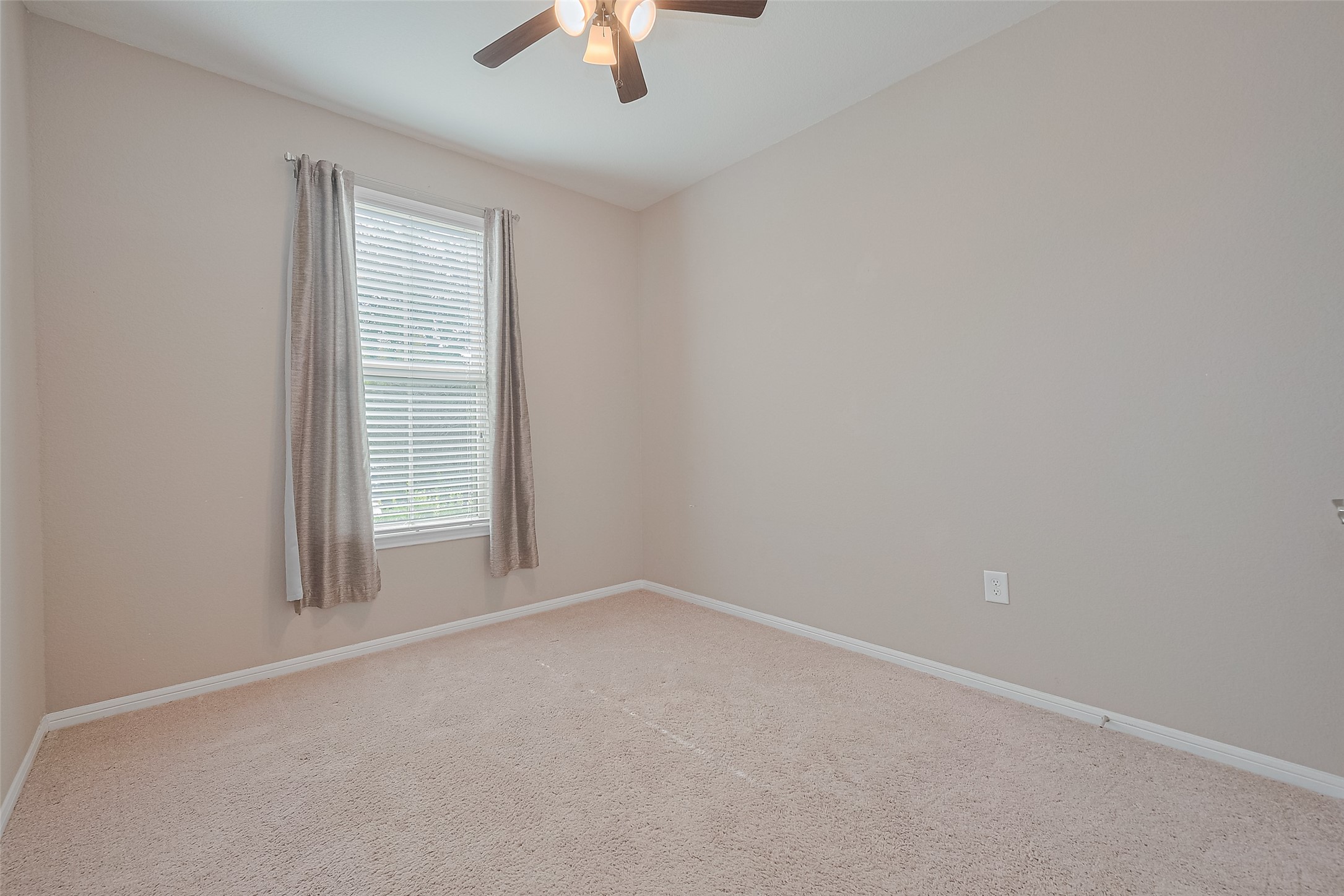 5327 Silver Ledge Drive Property Photo 27