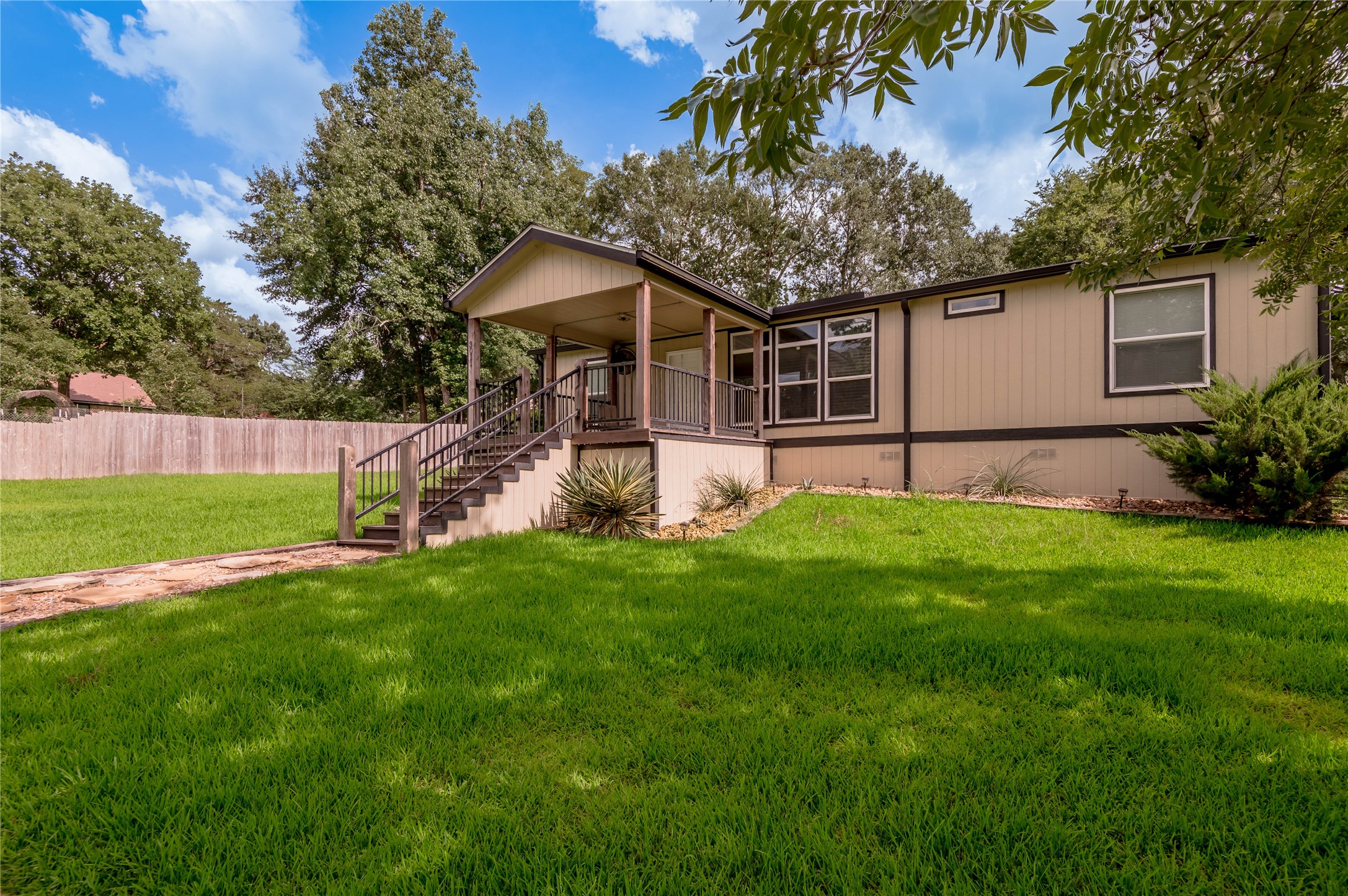 3011 Simmons Street Property Photo 1