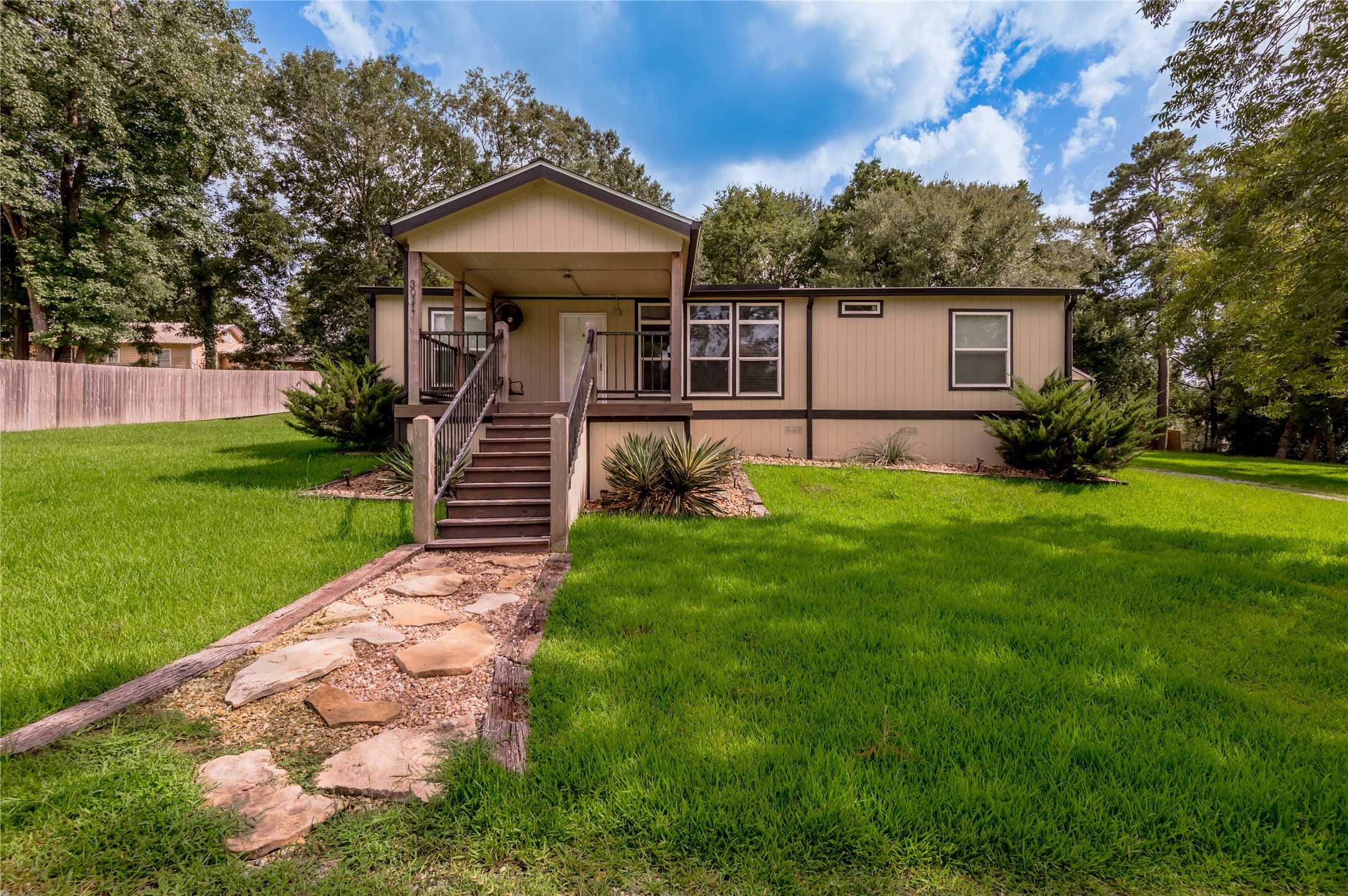 3011 Simmons Street Property Photo 2