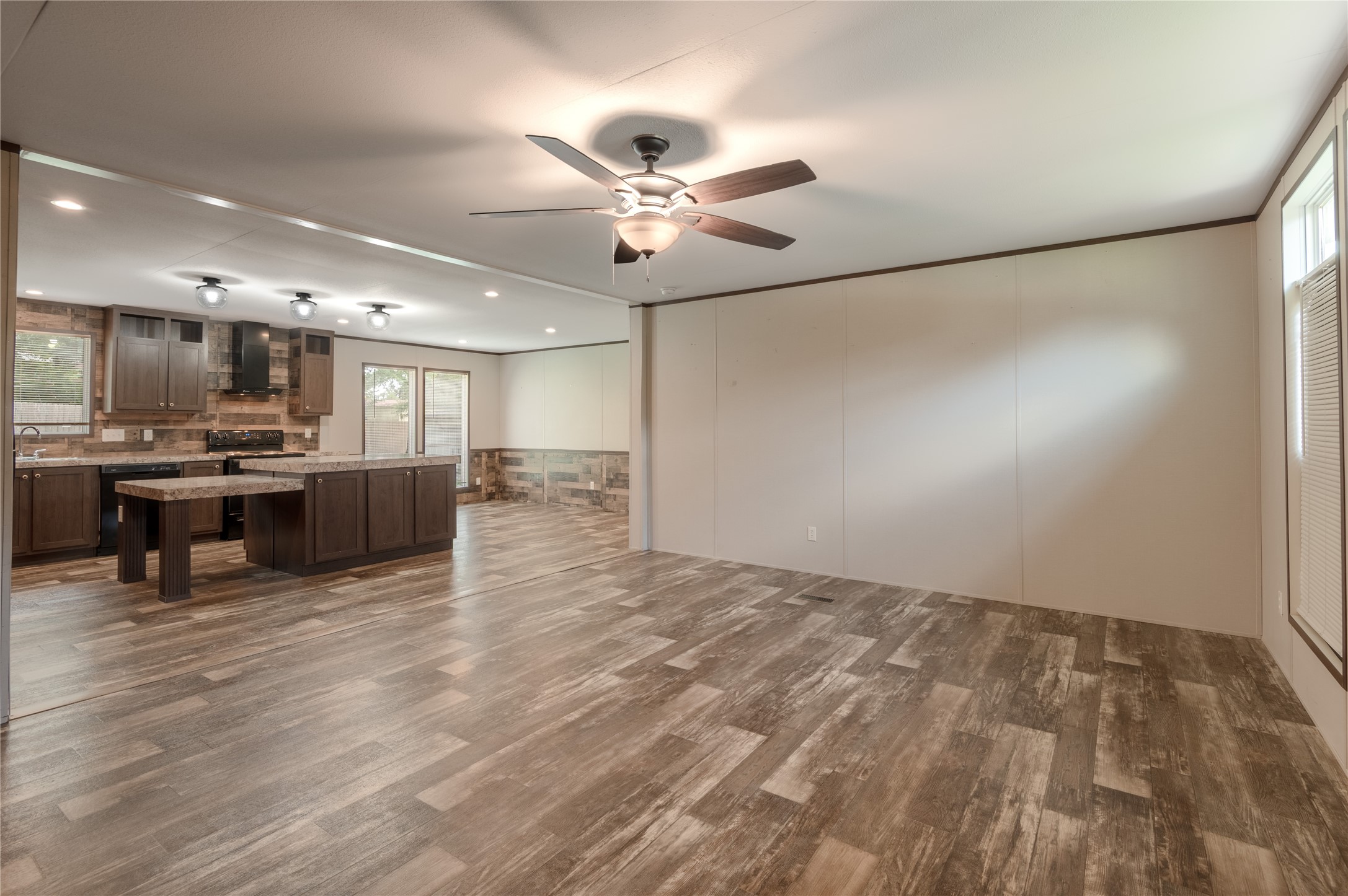 3011 Simmons Street Property Photo 5