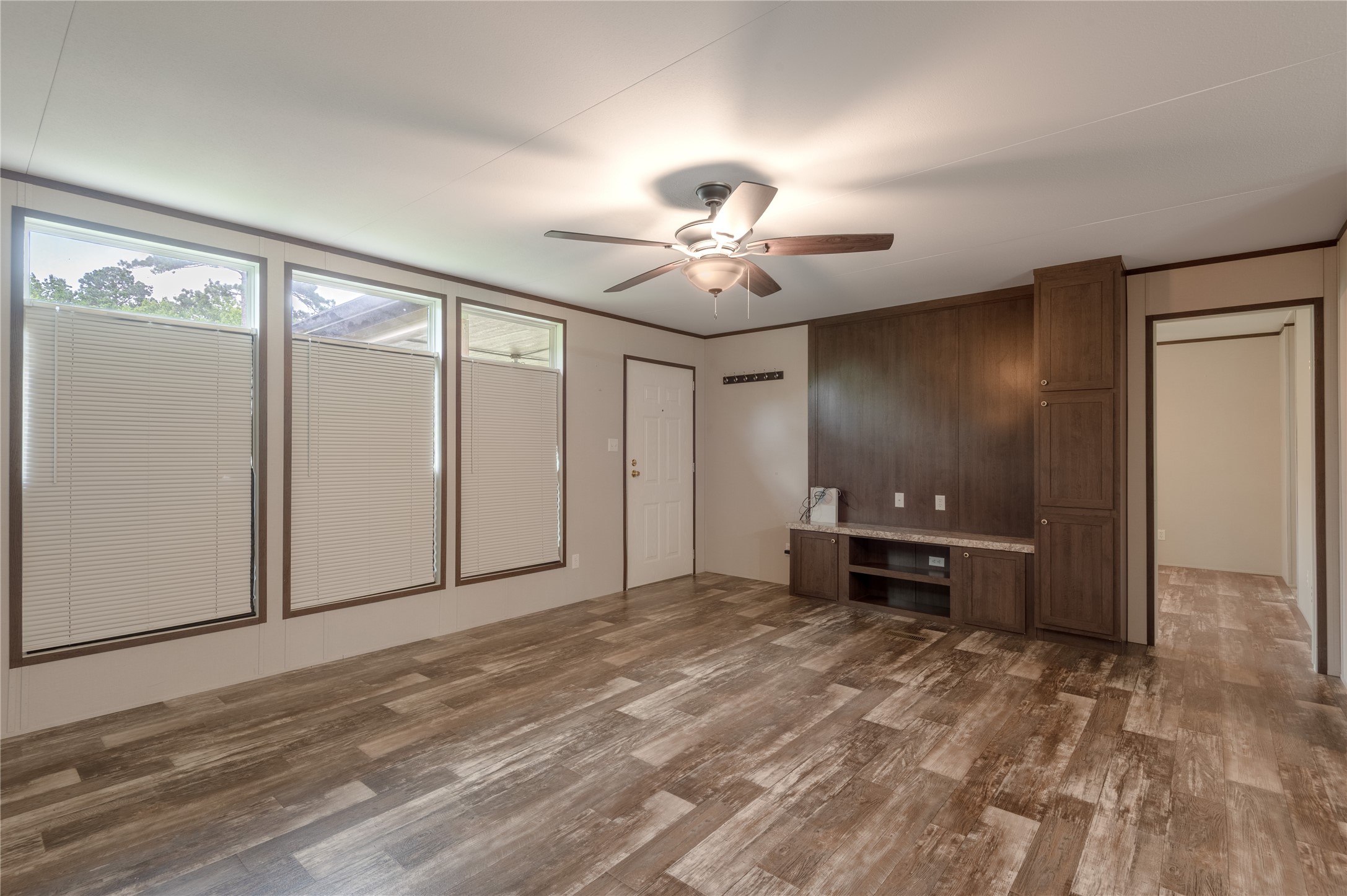 3011 Simmons Street Property Photo 7