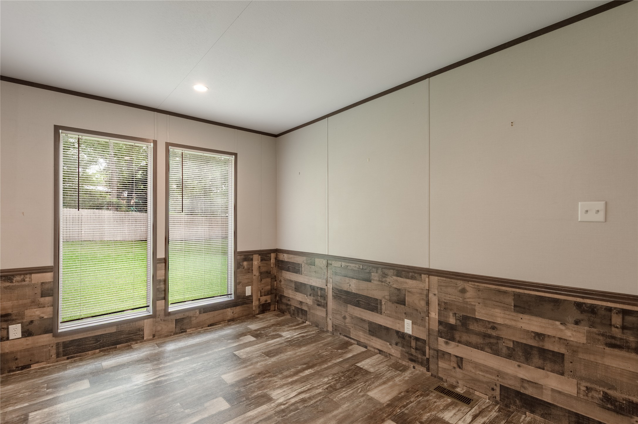 3011 Simmons Street Property Photo 11