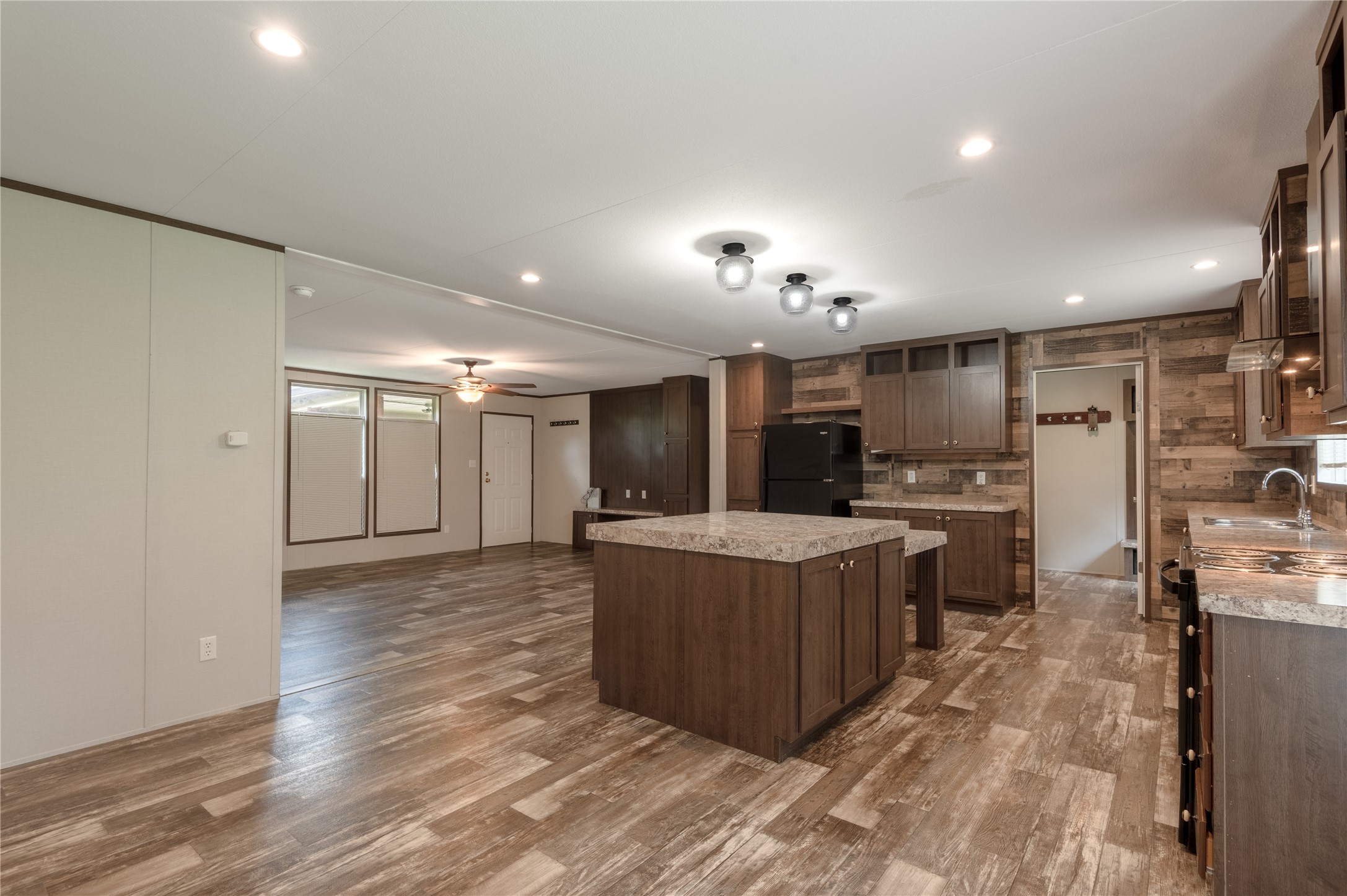 3011 Simmons Street Property Photo 12