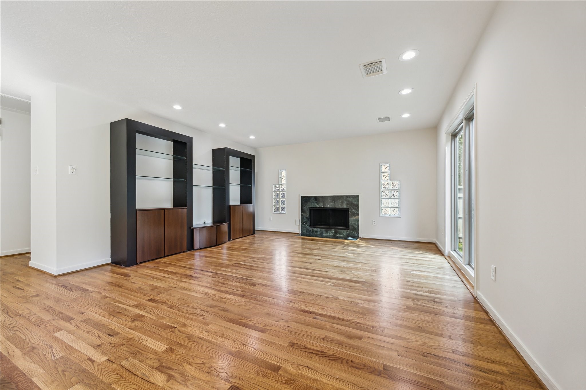 902 S Shepherd Drive Property Photo 13