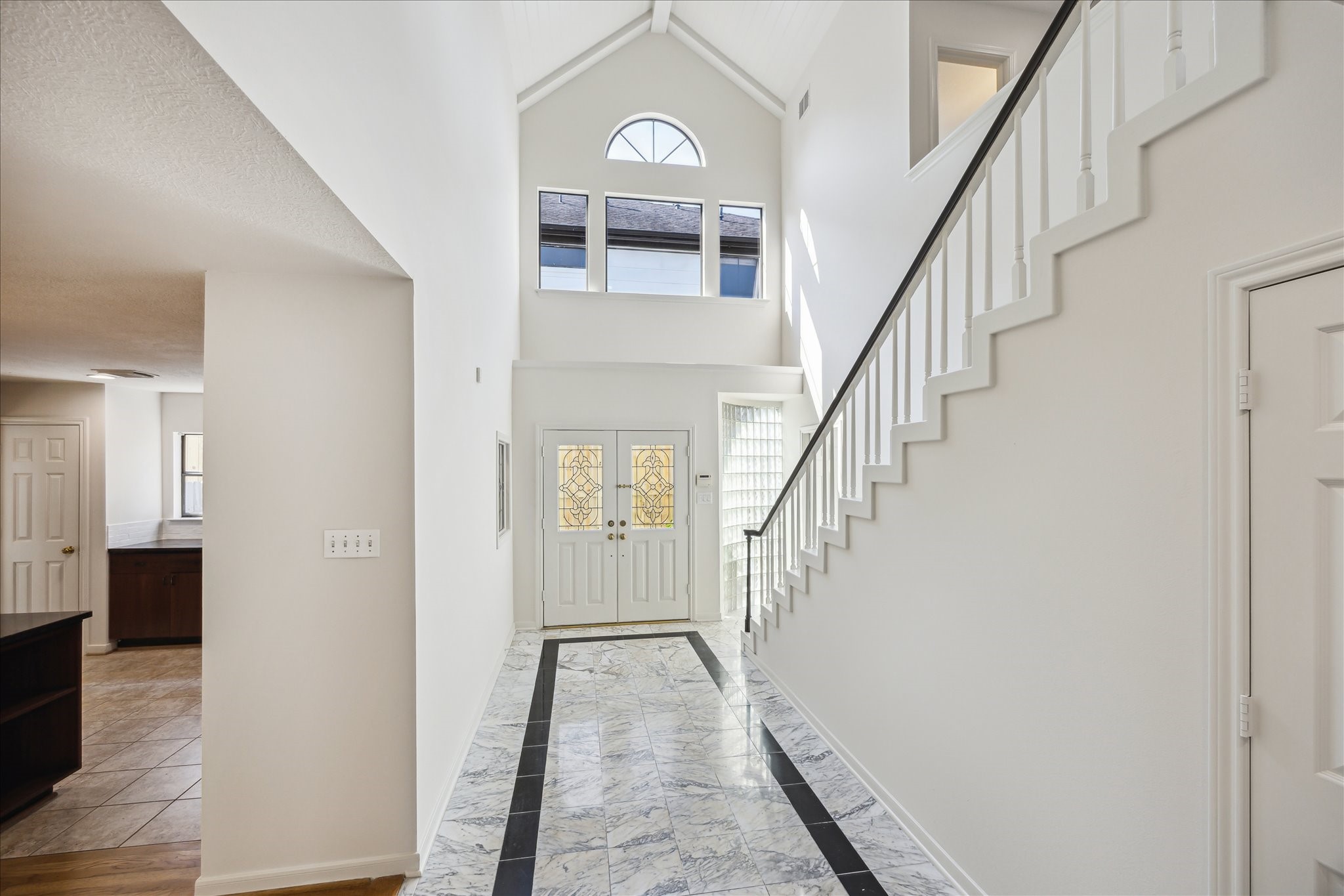 902 S Shepherd Drive Property Photo 16