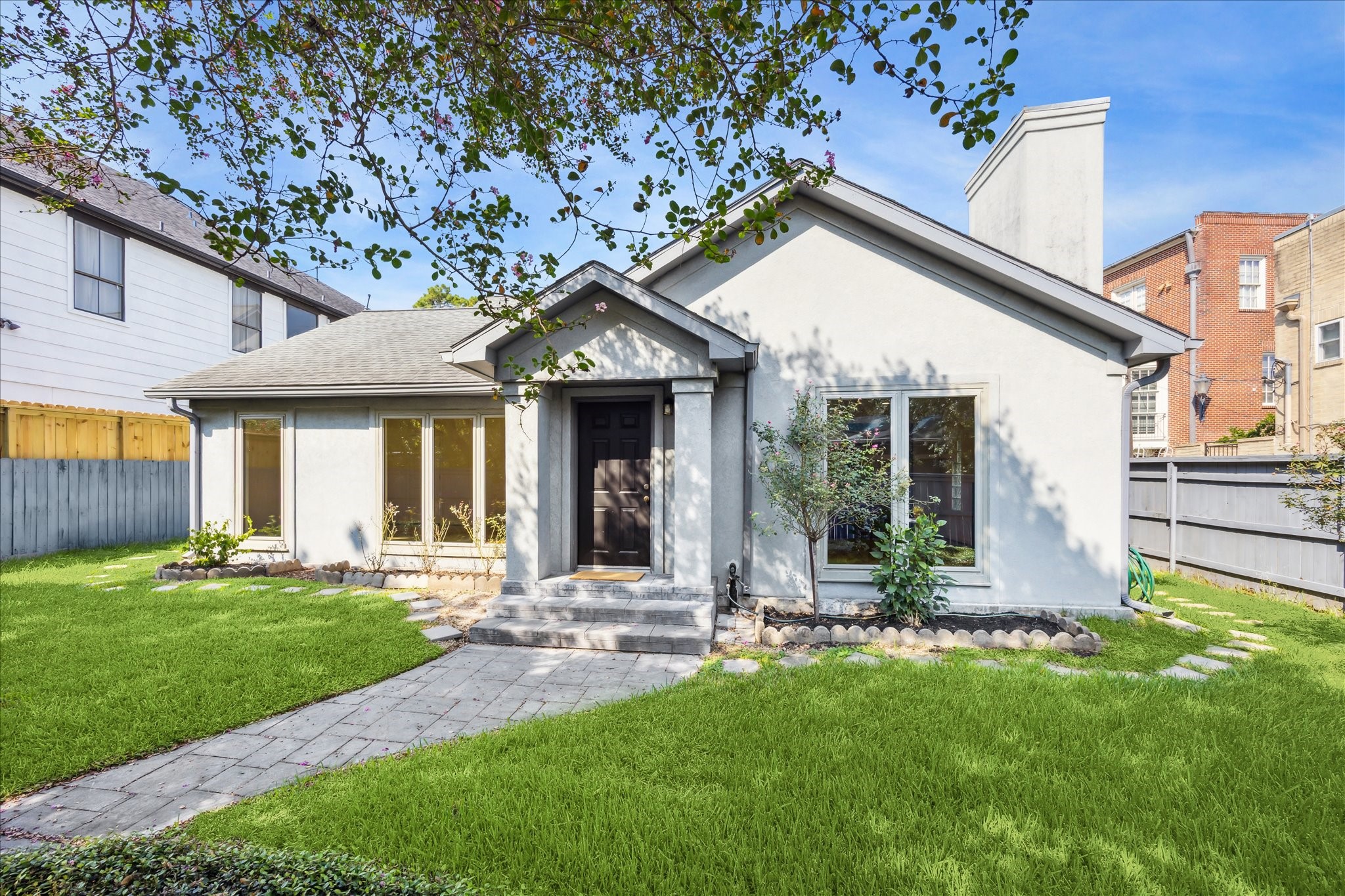 902 S Shepherd Drive Property Photo 23