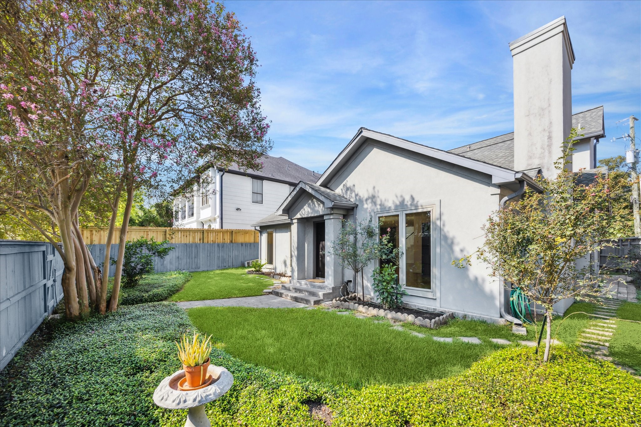 902 S Shepherd Drive Property Photo 24