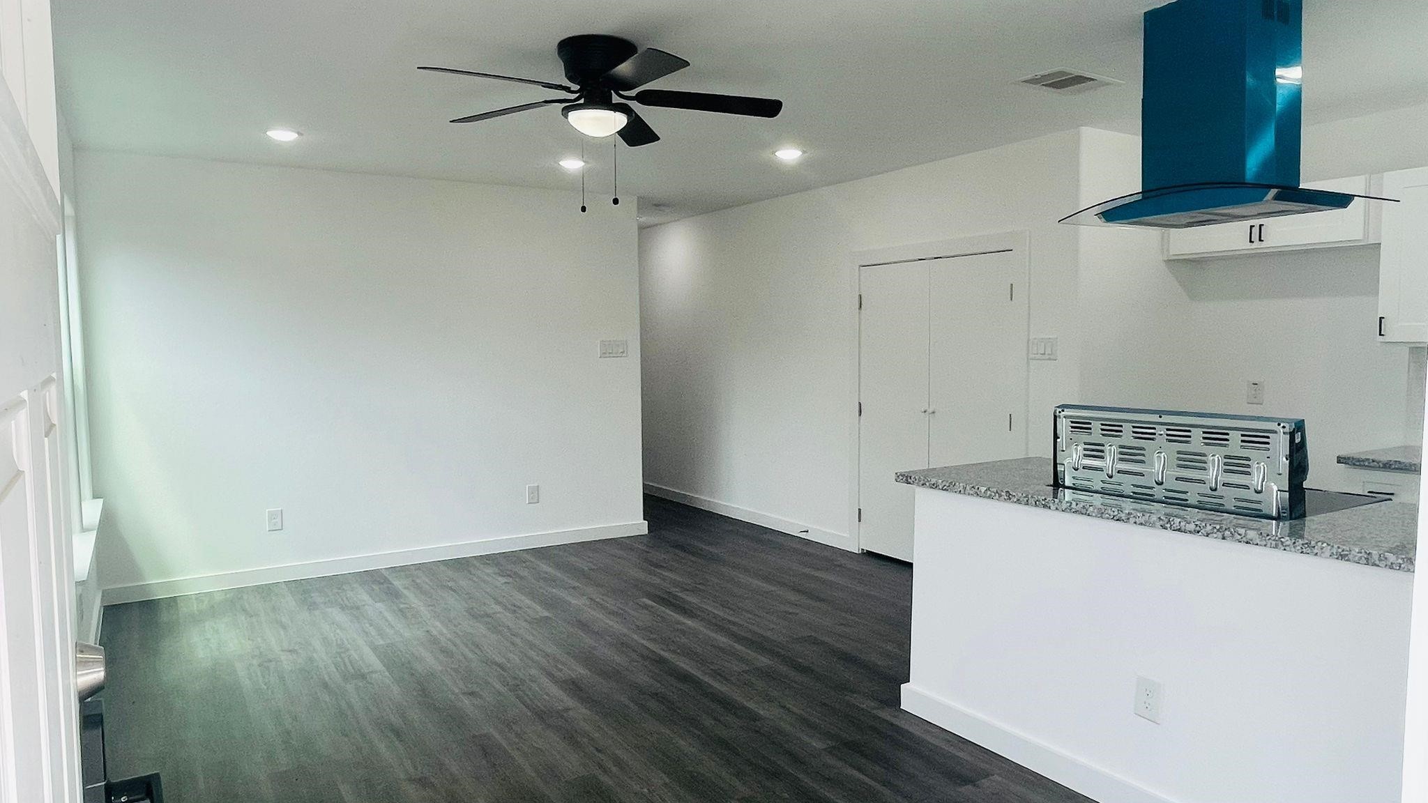 7611 Shotwell A B Property Photo 2