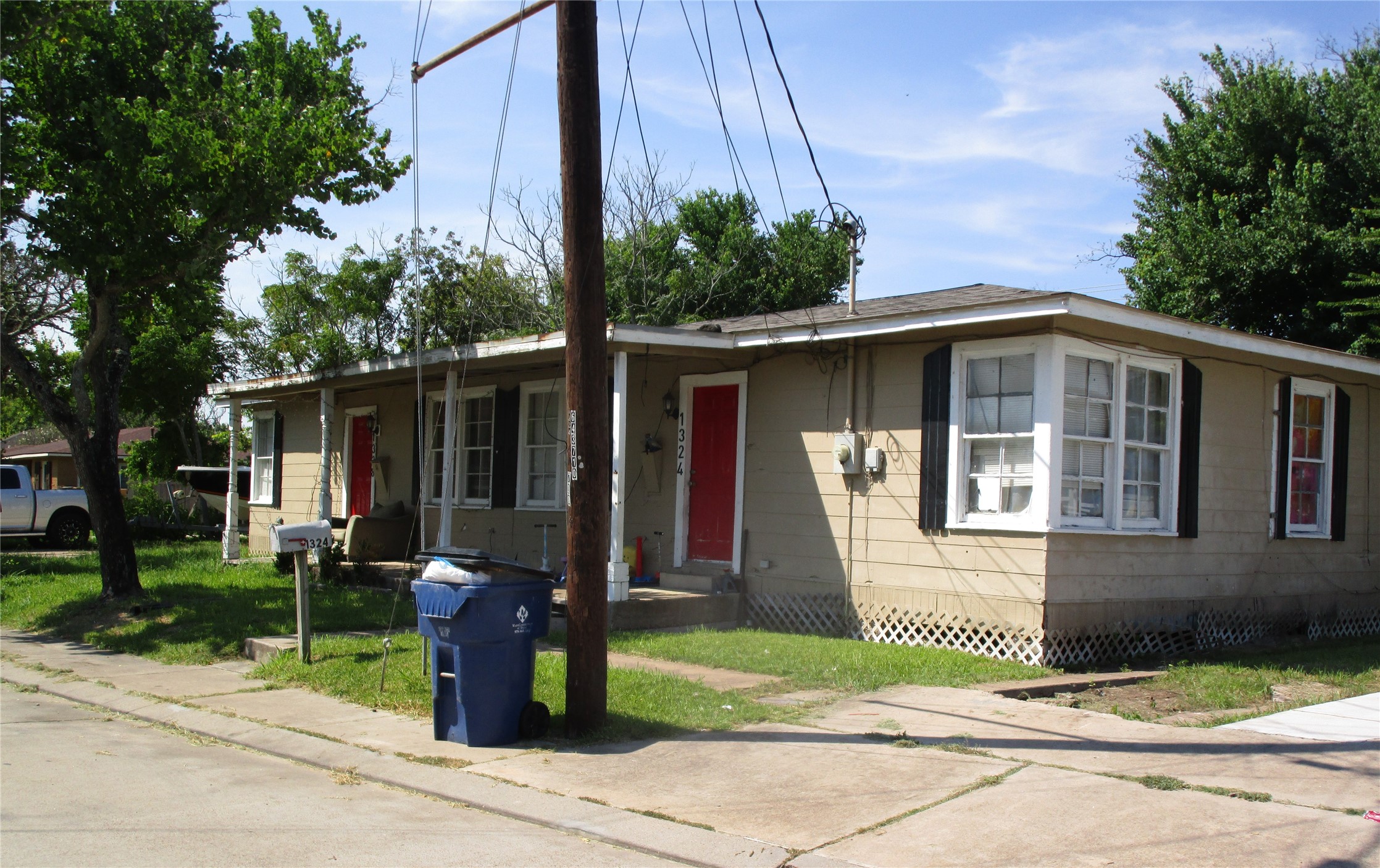 1324/28 W 9th Street Property Photo 1
