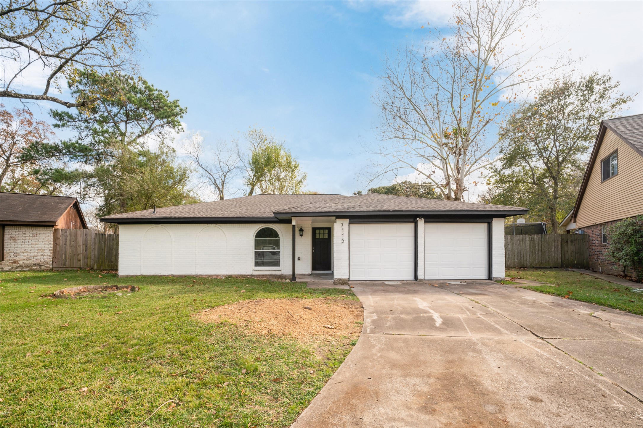 7115 Shady Moss Lane Property Photo 1