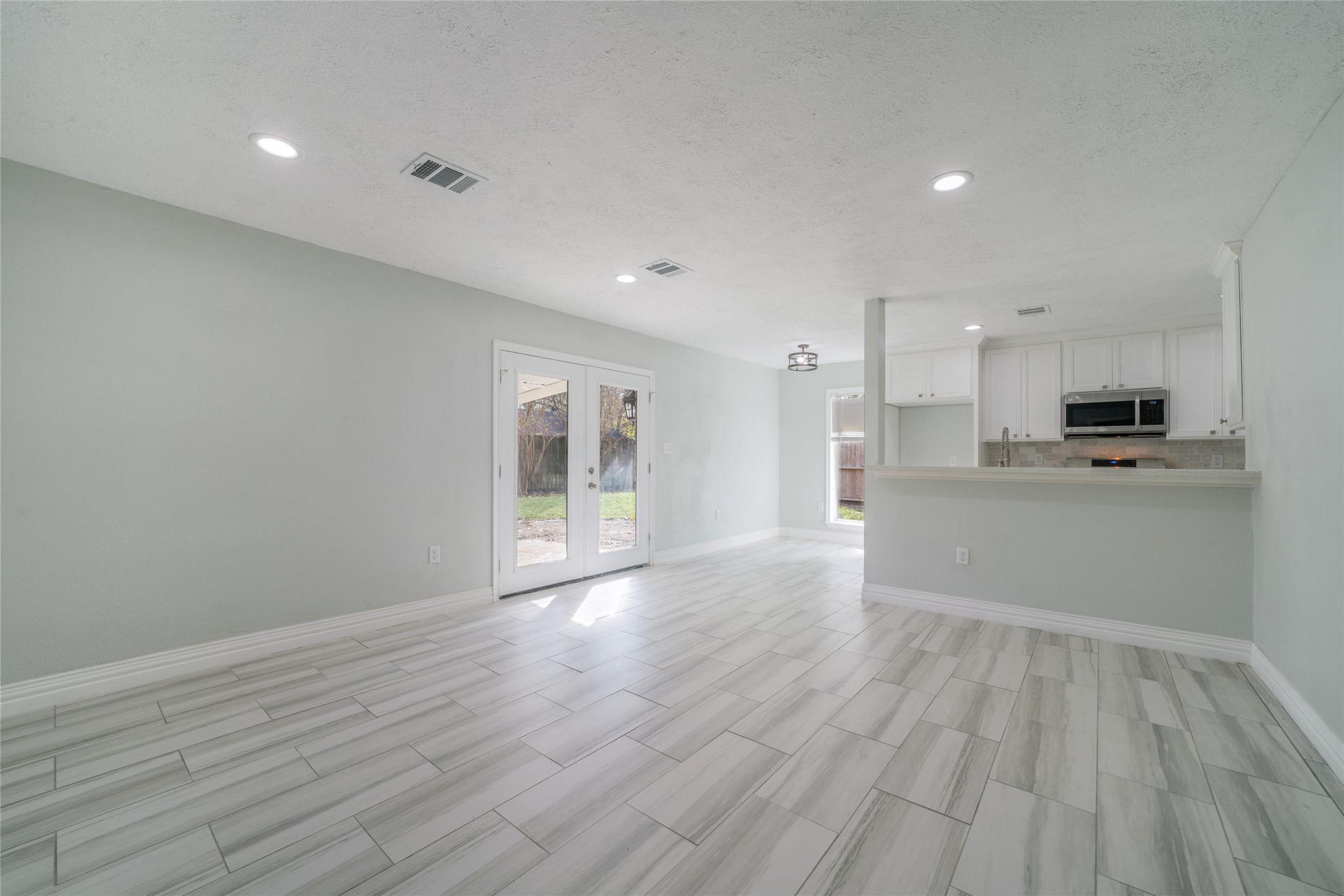 7115 Shady Moss Lane Property Photo 6