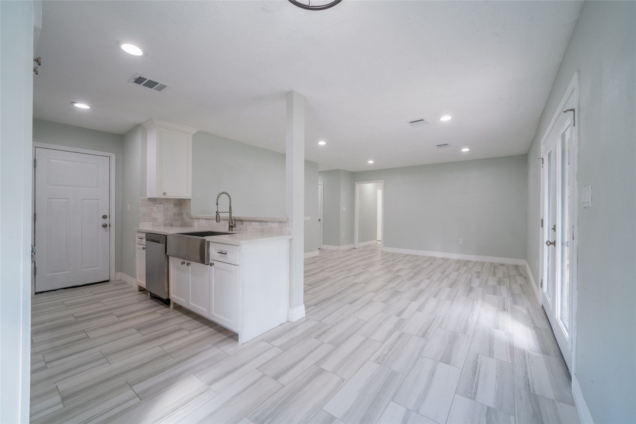 7115 Shady Moss Lane Property Photo 8
