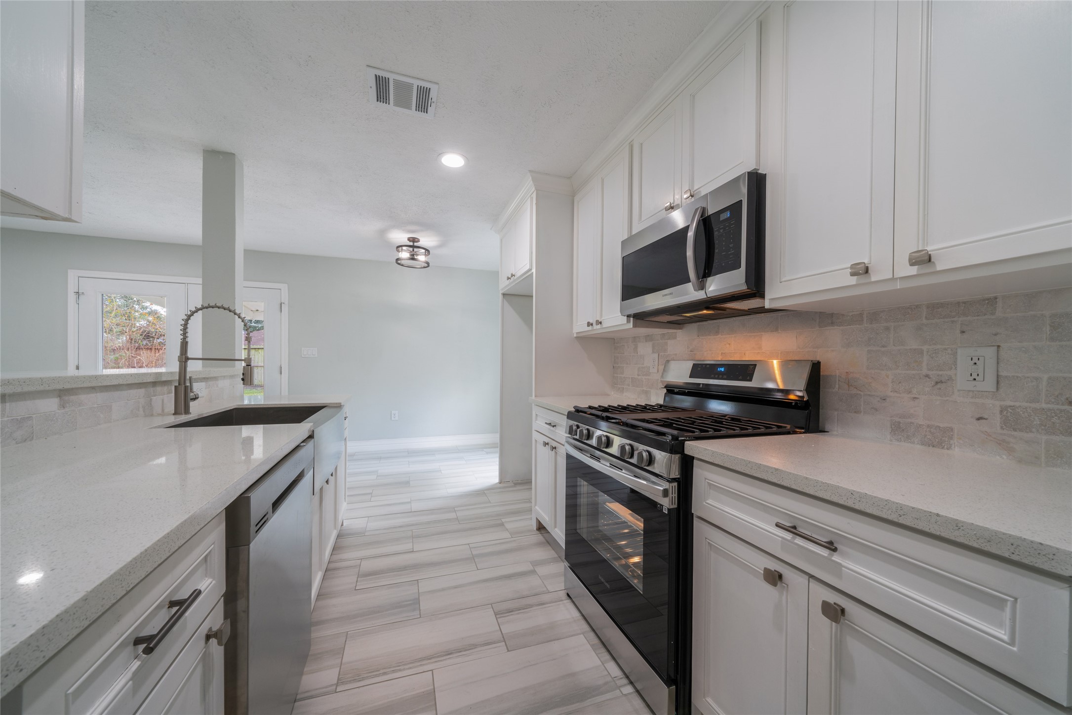 7115 Shady Moss Lane Property Photo 10