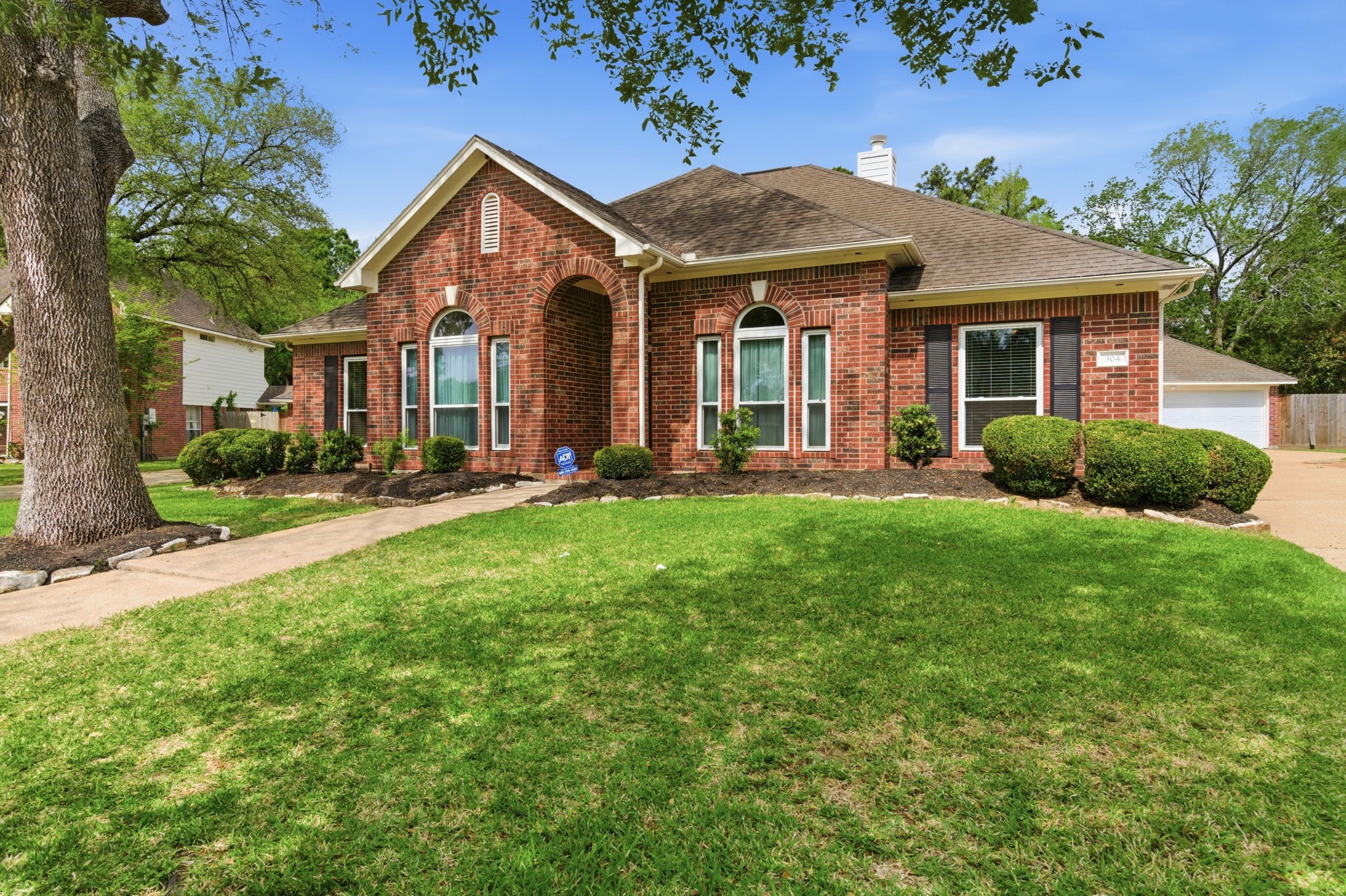 304 Melodywood Drive Property Photo 1