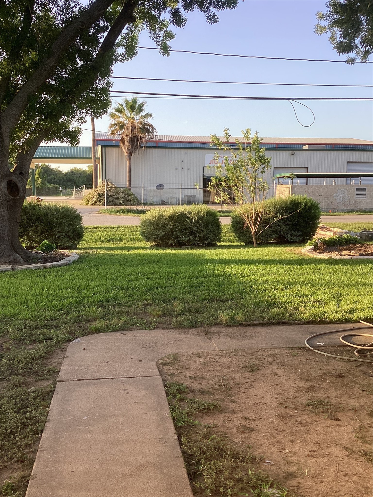 114 E Palm Street Property Photo 3