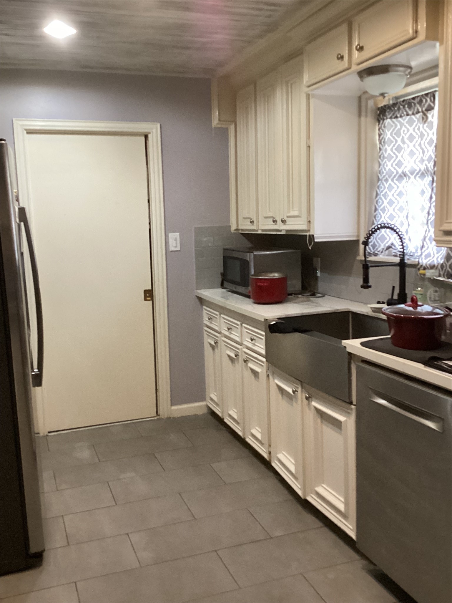114 E Palm Street Property Photo 6