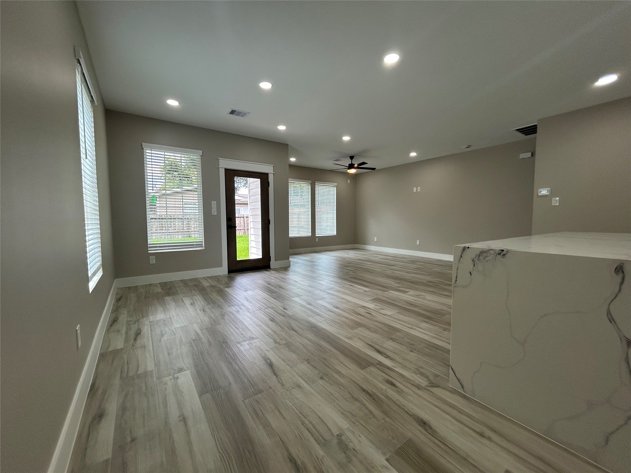 6733 Utah Street Property Photo 2