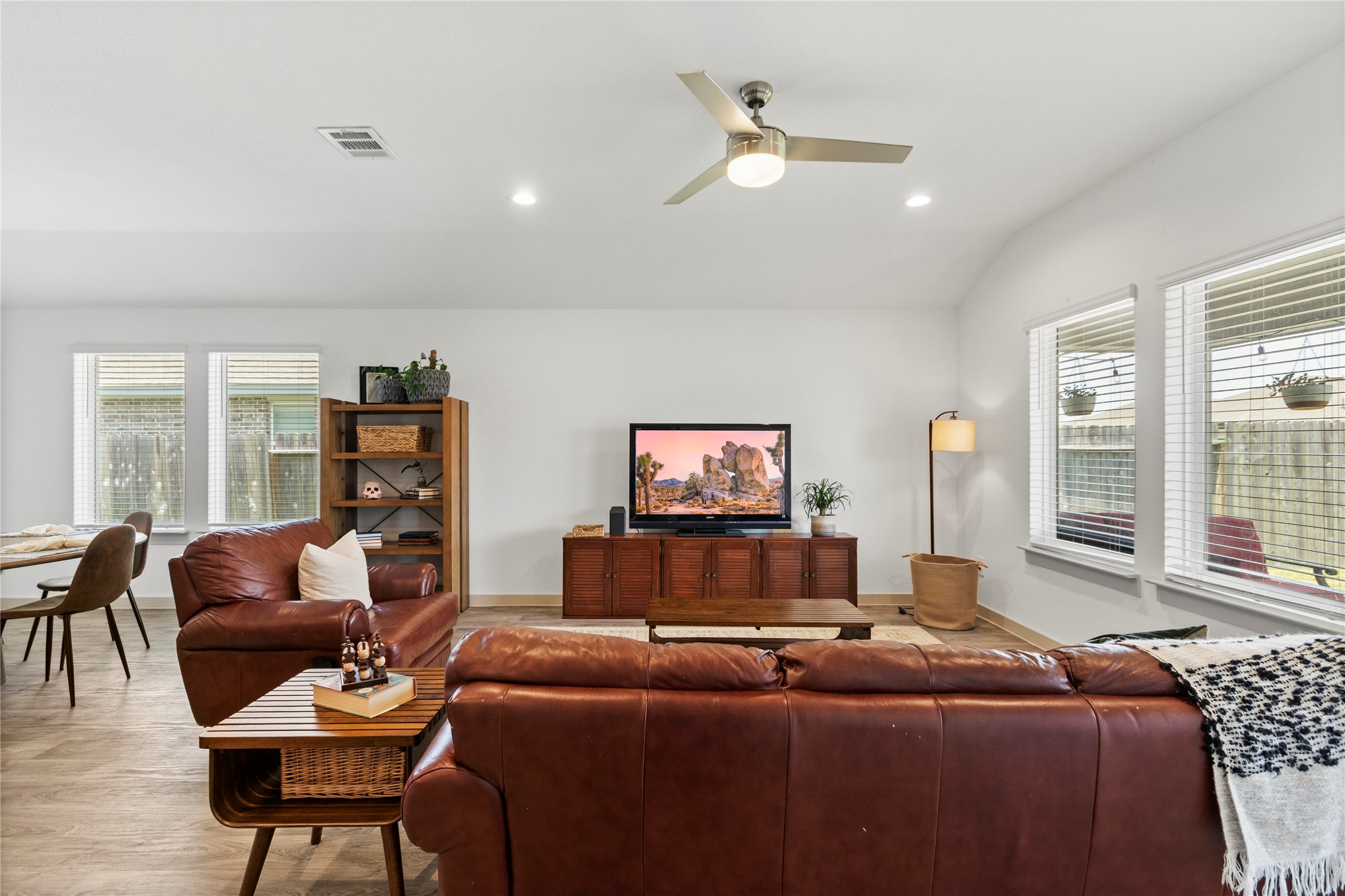 10651 Cascade Creek Drive Property Photo 7