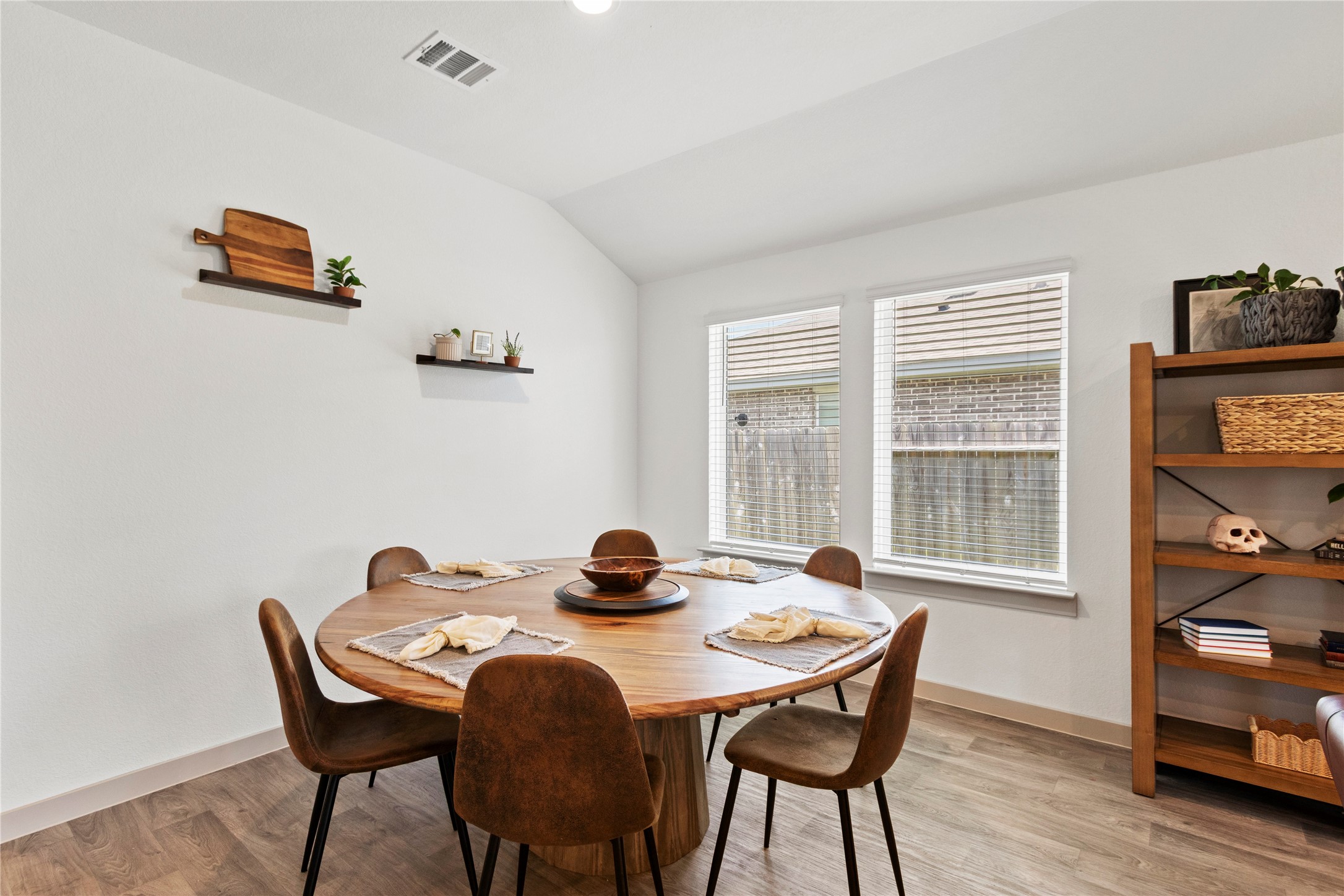 10651 Cascade Creek Drive Property Photo 8