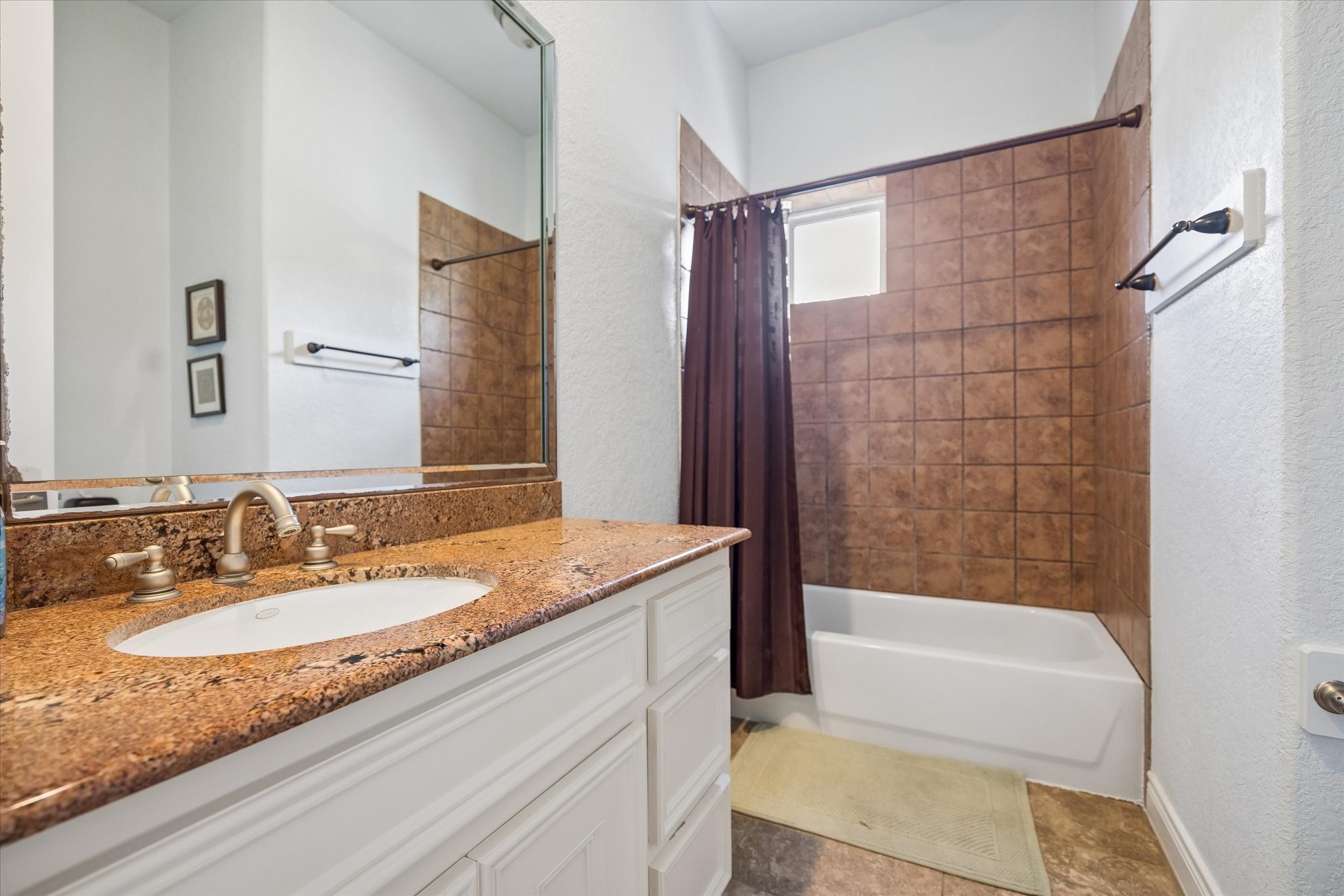 2128 Harold Street A Property Photo 6