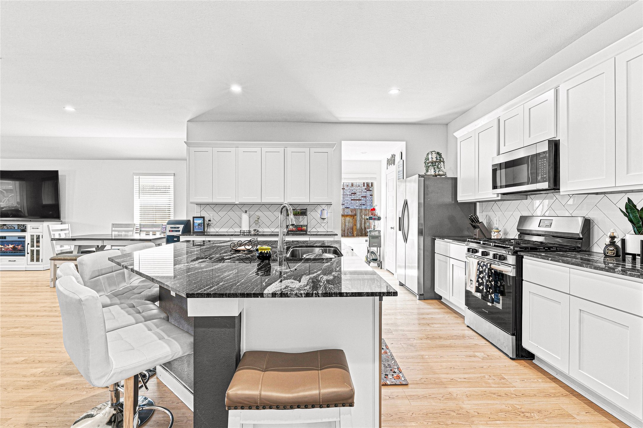 1319 Sea Breeze Way Property Photo 10