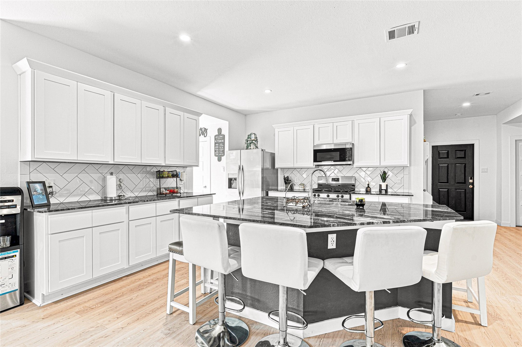 1319 Sea Breeze Way Property Photo 11