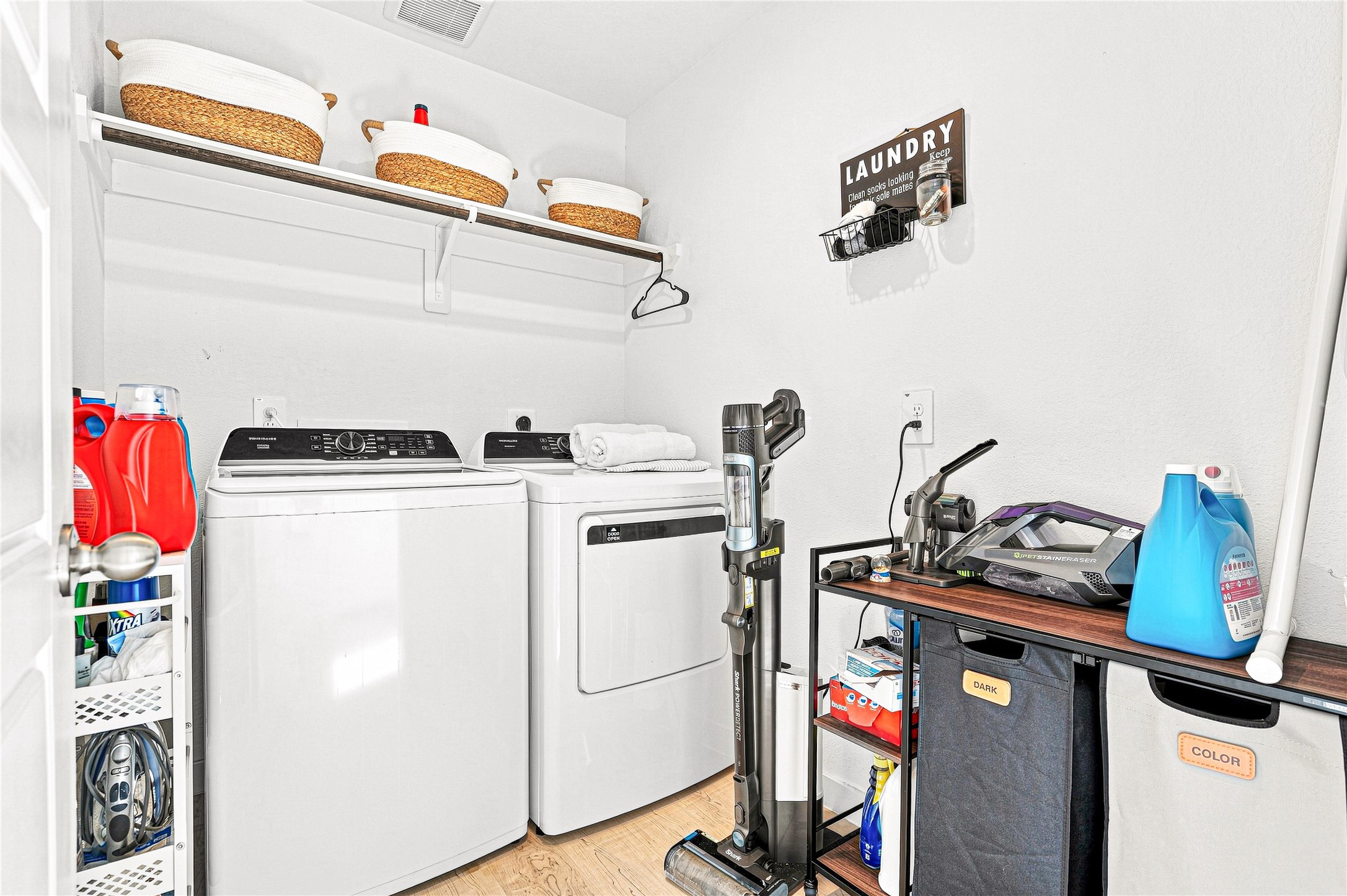 1319 Sea Breeze Way Property Photo 16