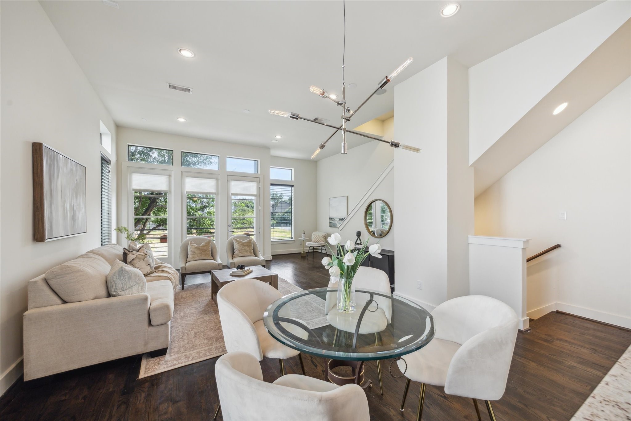 1618 Ovid Street Property Photo 4