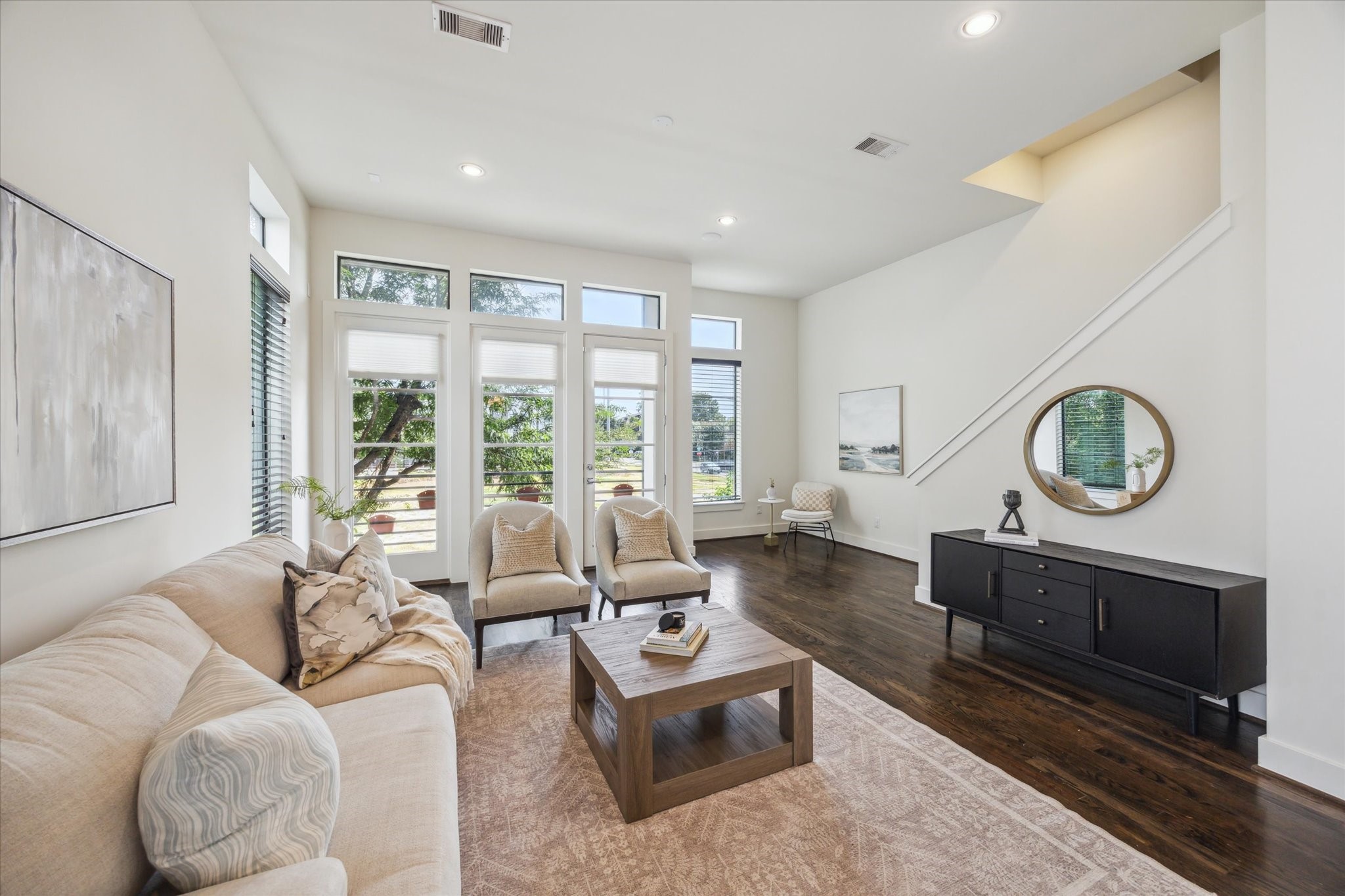 1618 Ovid Street Property Photo 5