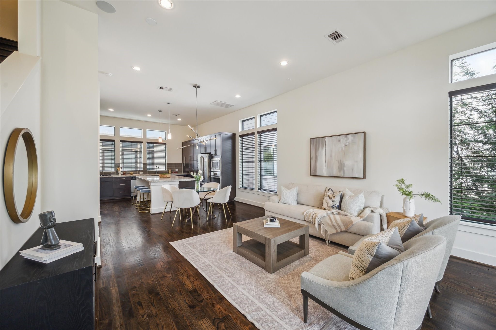 1618 Ovid Street Property Photo 6