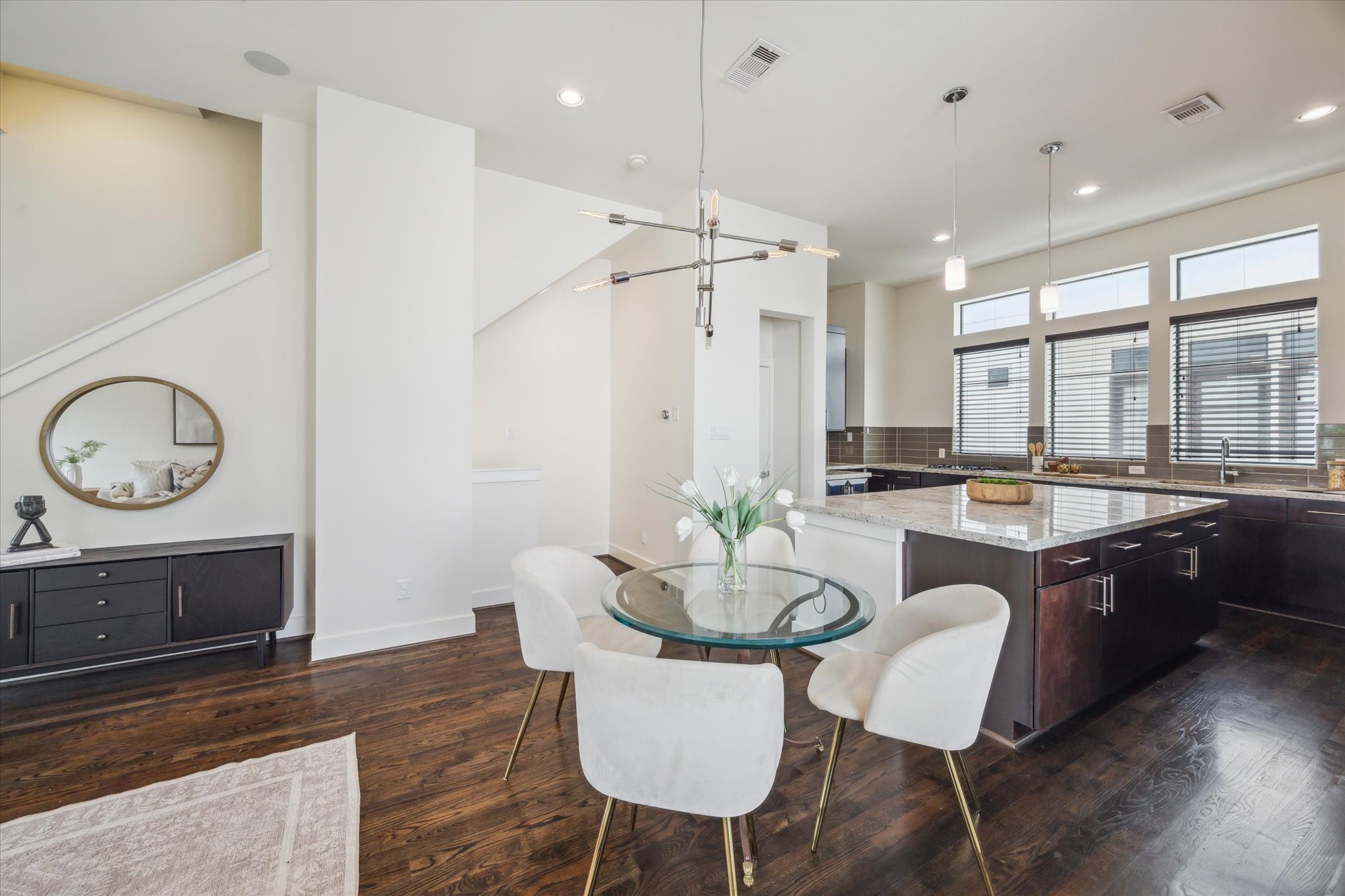 1618 Ovid Street Property Photo 9