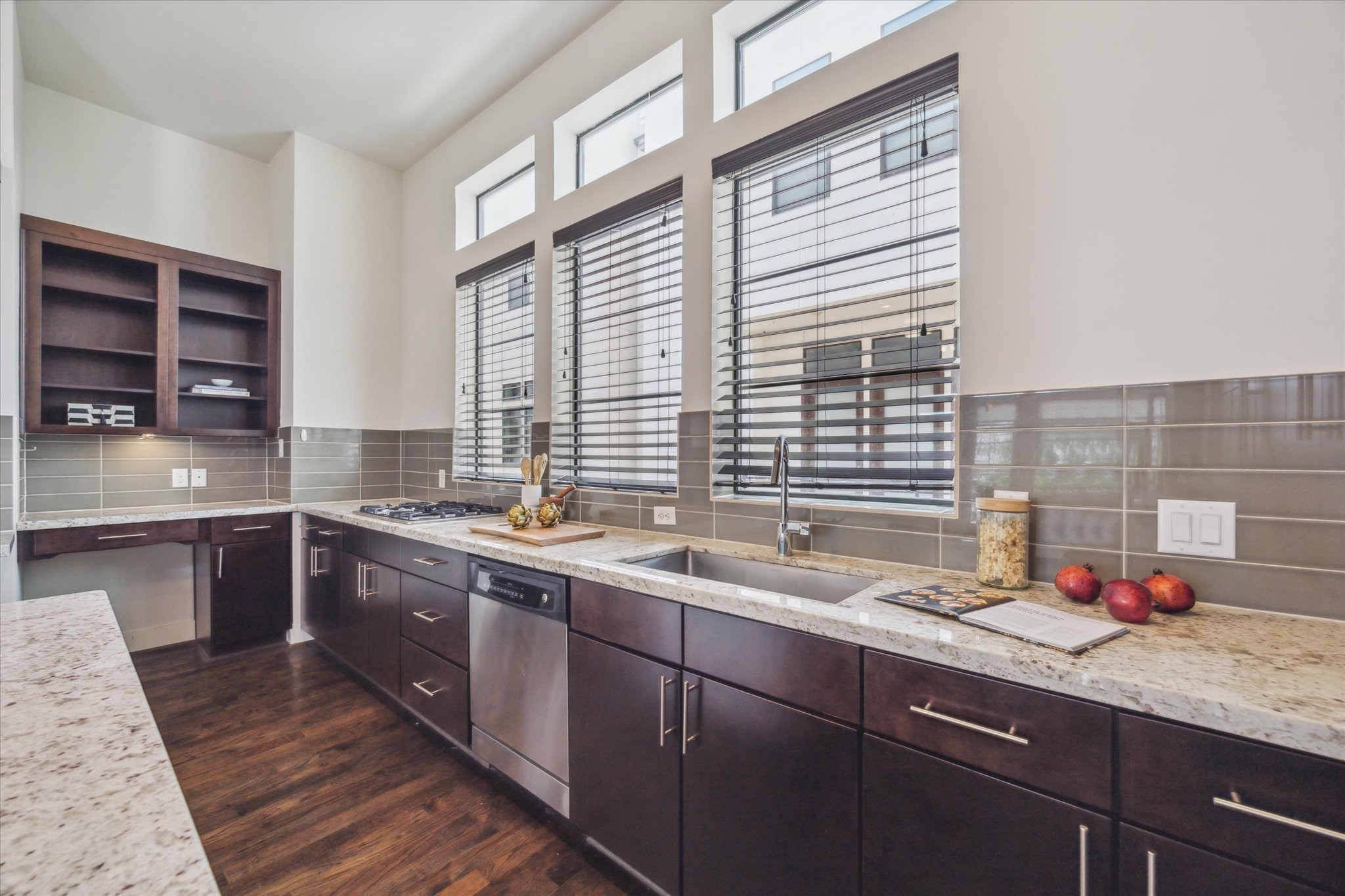 1618 Ovid Street Property Photo 13