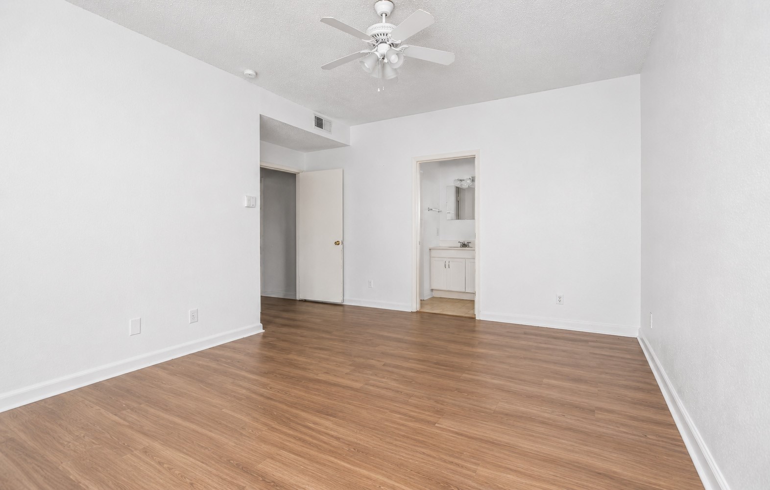 10047 Westpark Drive 77 Property Photo 20