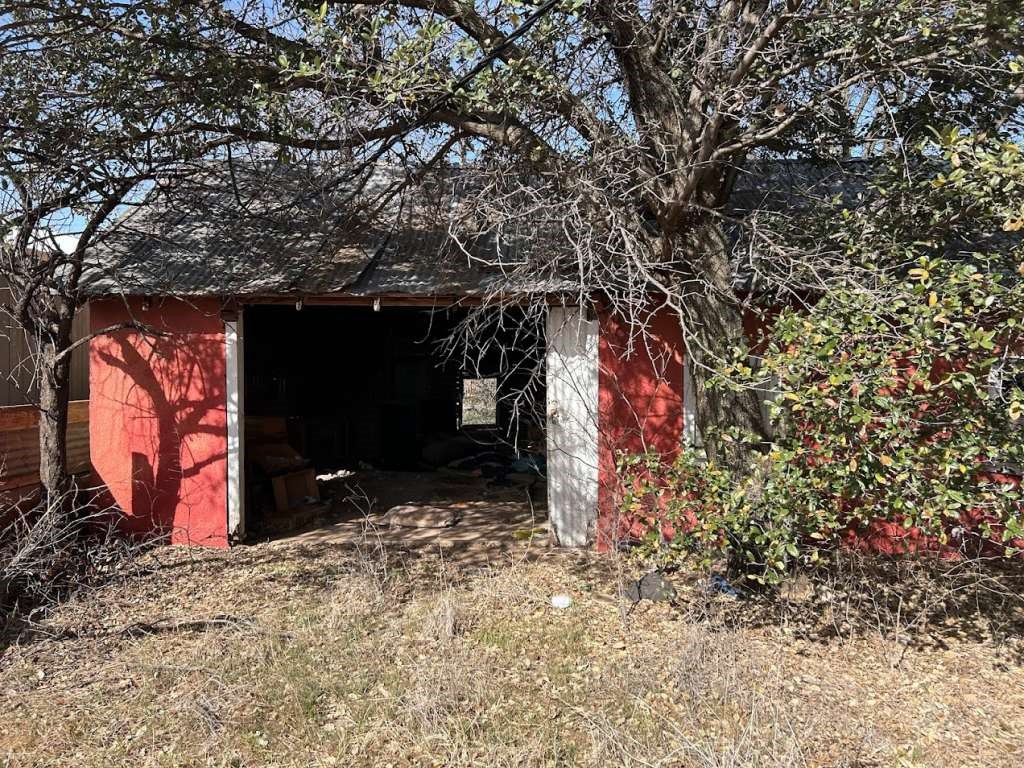 600 Central Avenue Property Photo 3