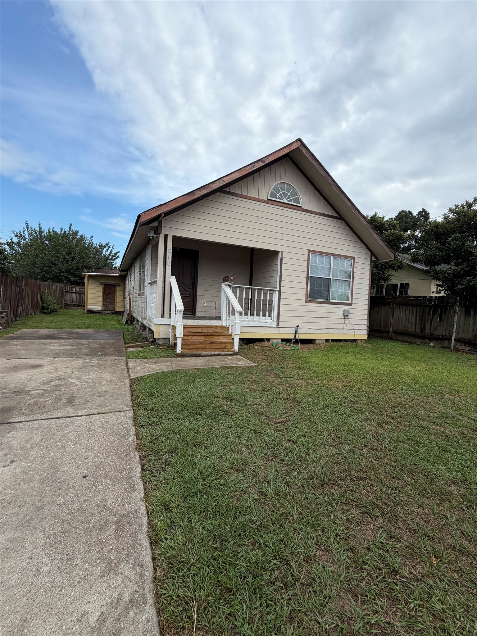 818 N Commerce Street Property Photo 1