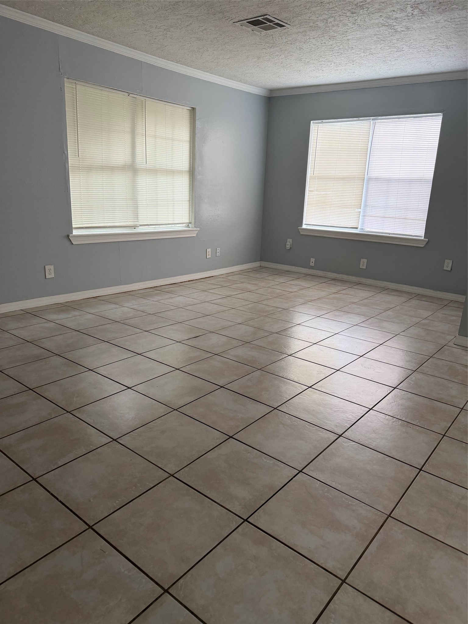 818 N Commerce Street Property Photo 2