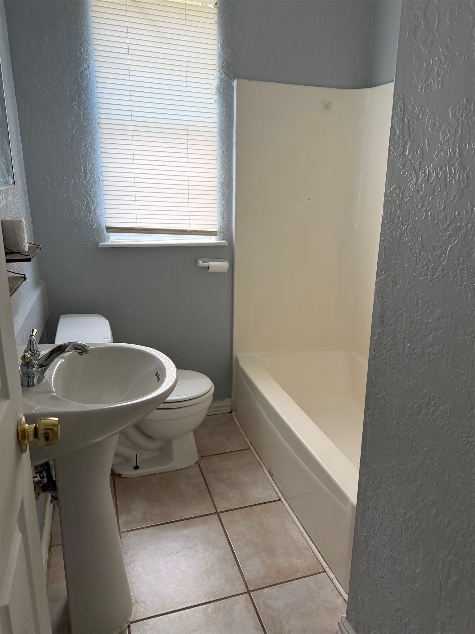 818 N Commerce Street Property Photo 5