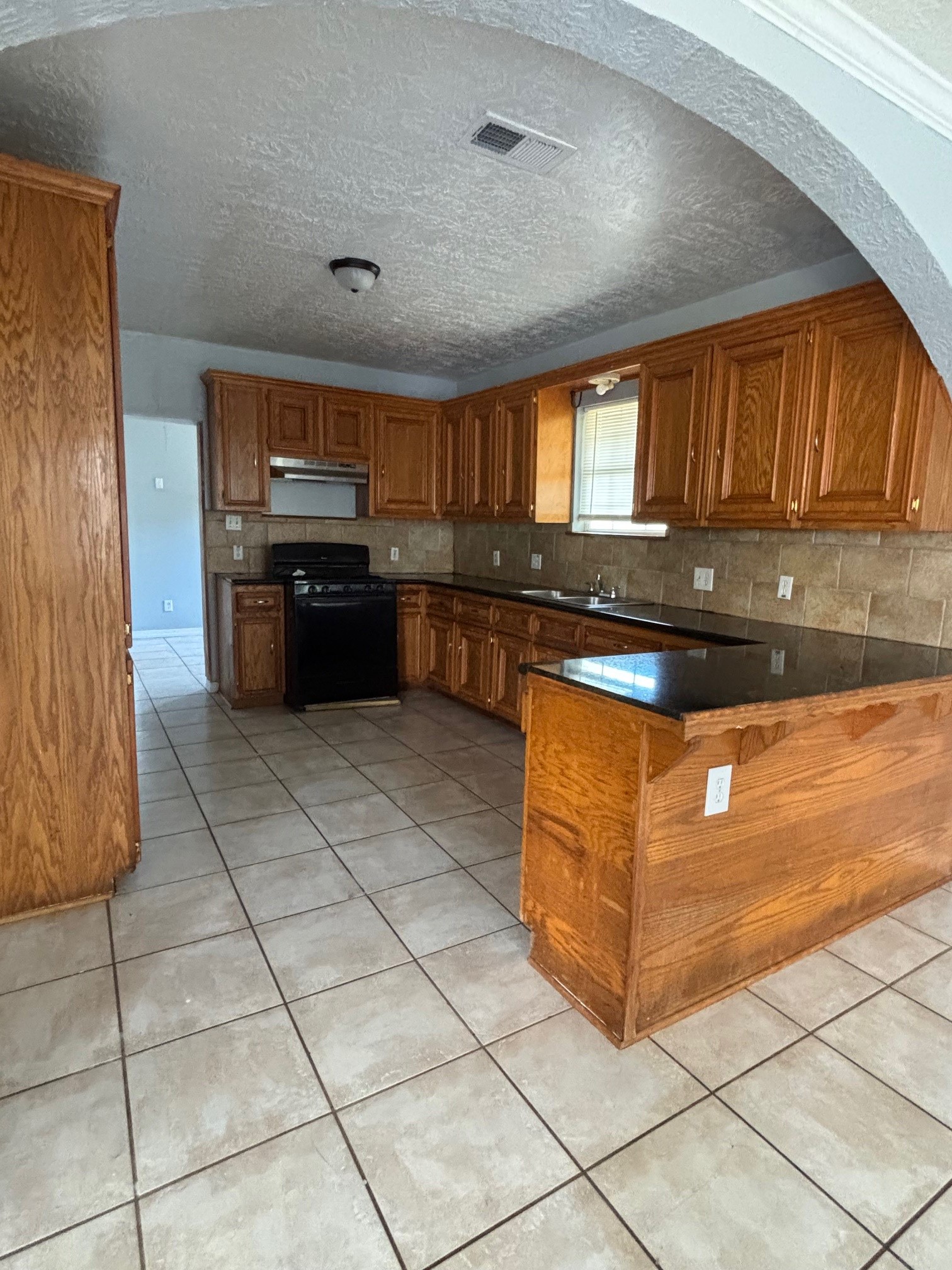 818 N Commerce Street Property Photo 7