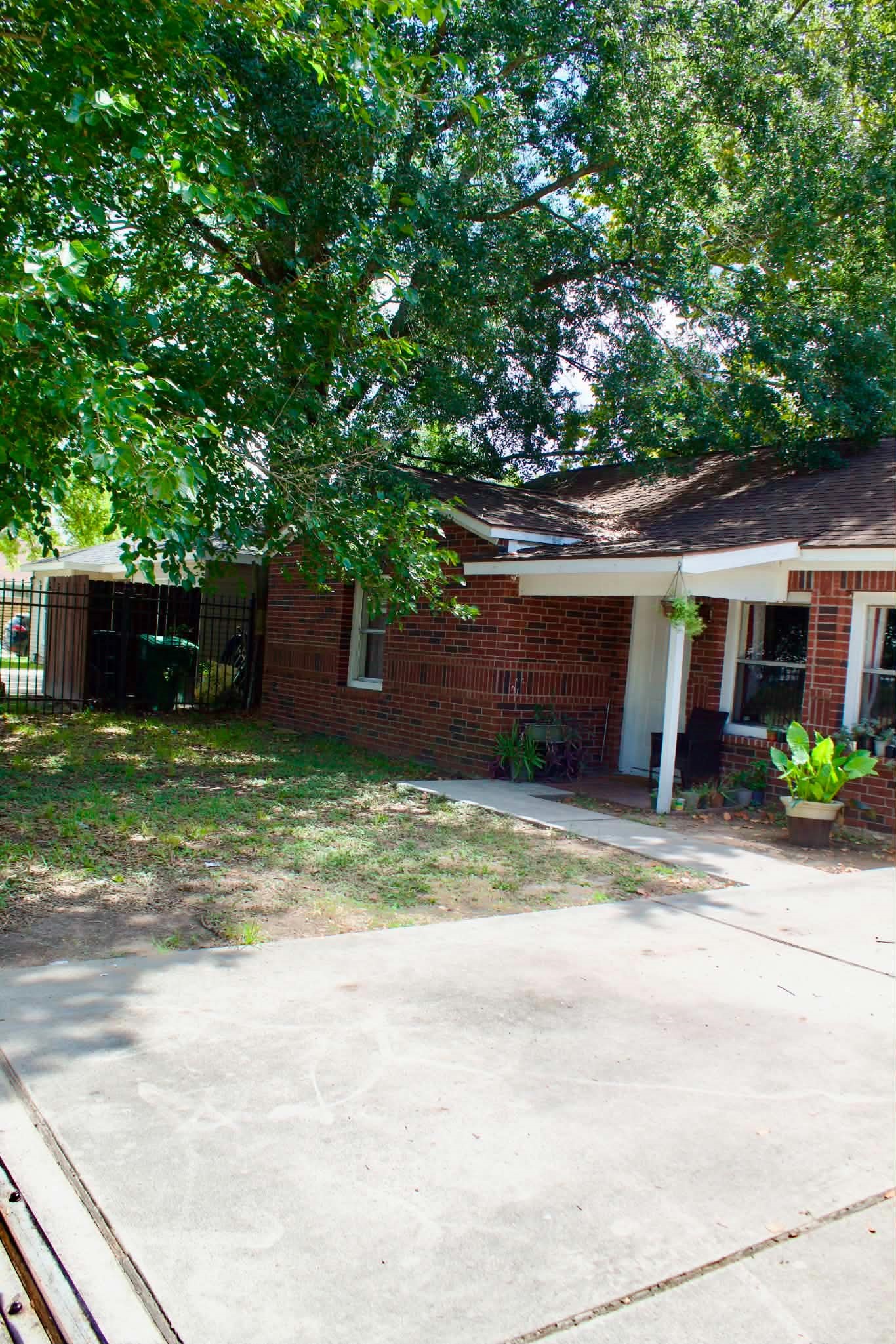 610 John Alber Road Property Photo 2