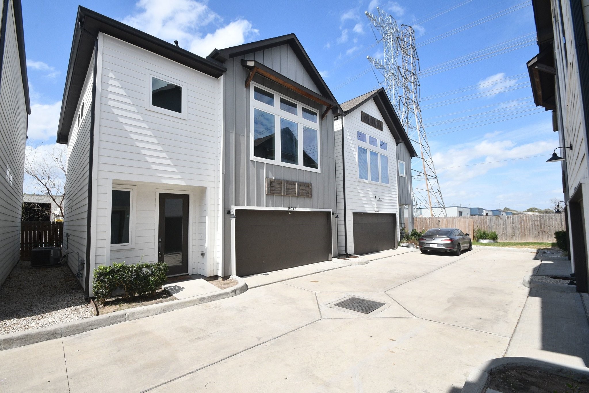 5904 Gardendale Drive B Property Photo 1