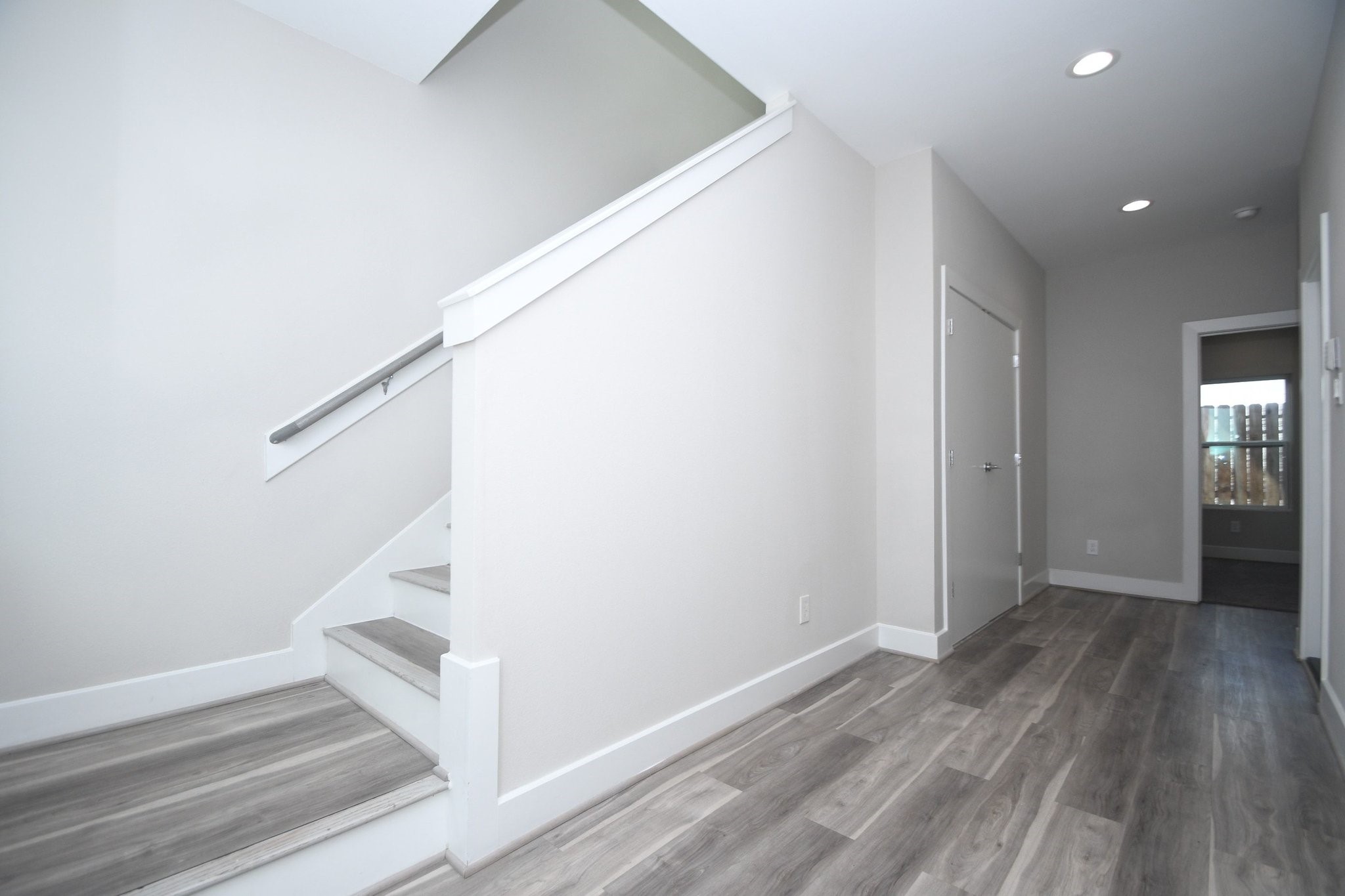 5904 Gardendale Drive B Property Photo 5