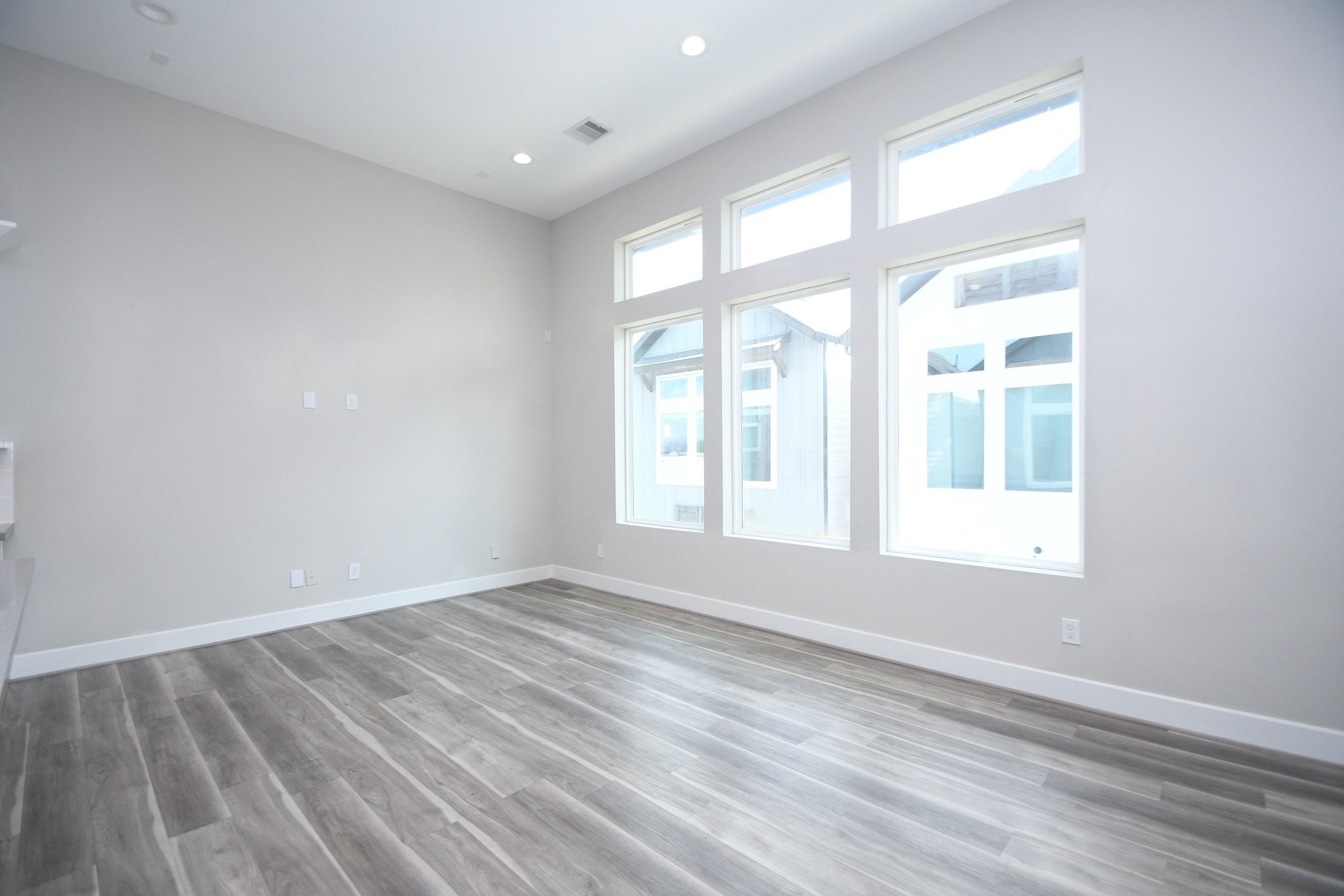 5904 Gardendale Drive B Property Photo 16