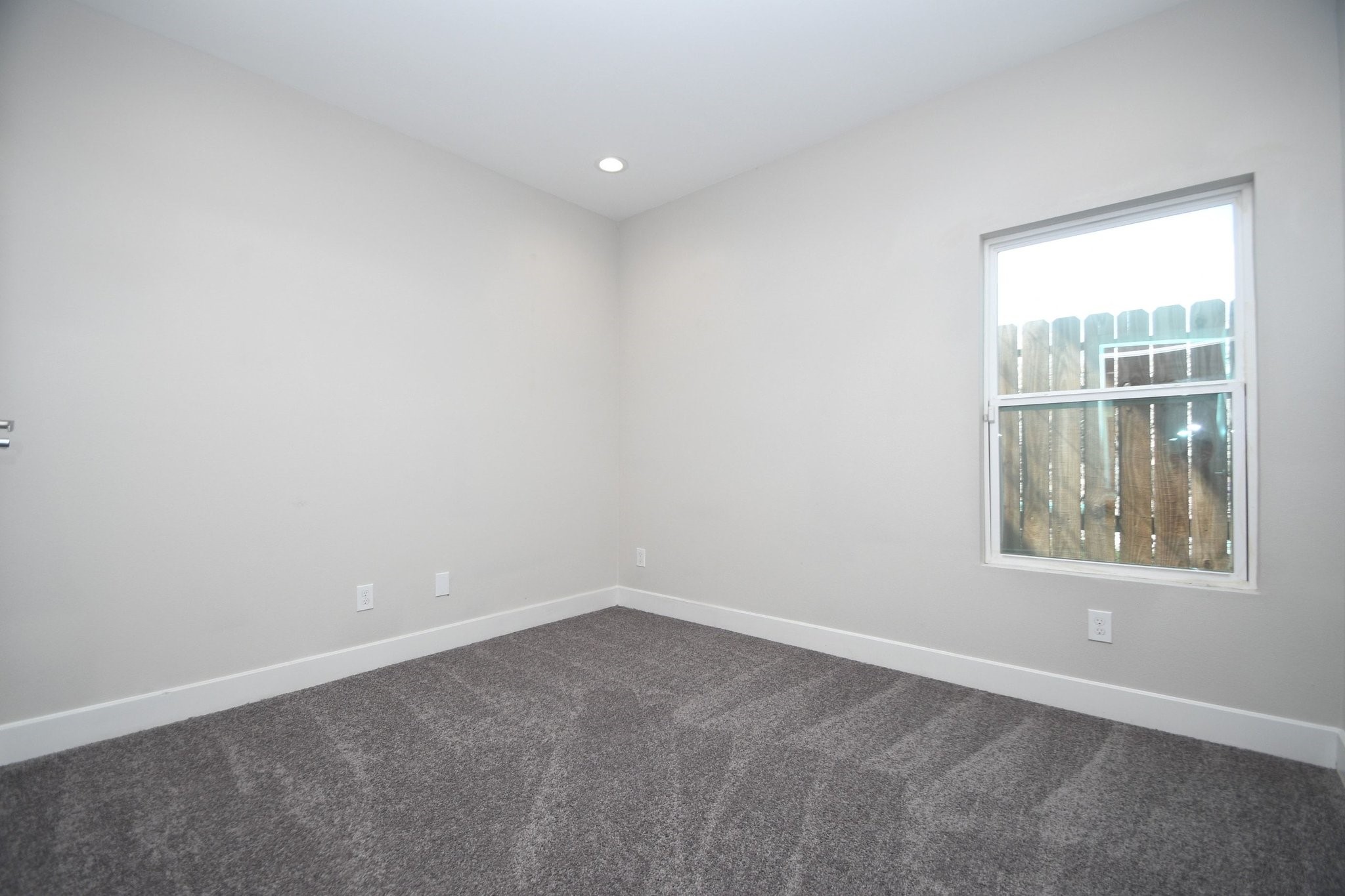 5904 Gardendale Drive B Property Photo 19