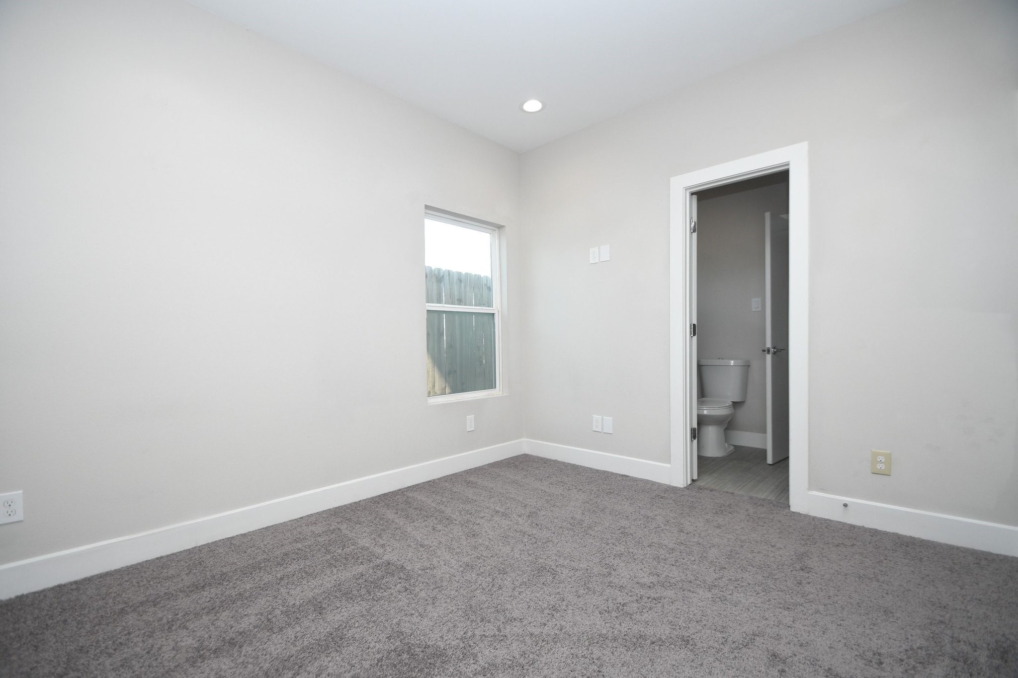 5904 Gardendale Drive B Property Photo 21