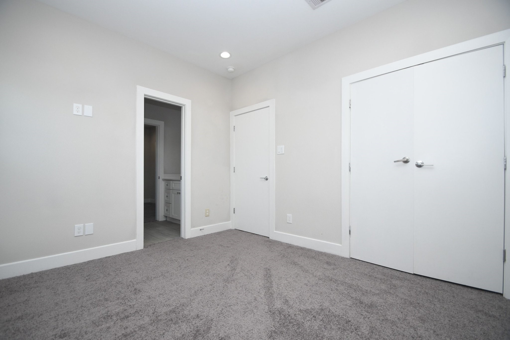 5904 Gardendale Drive B Property Photo 22