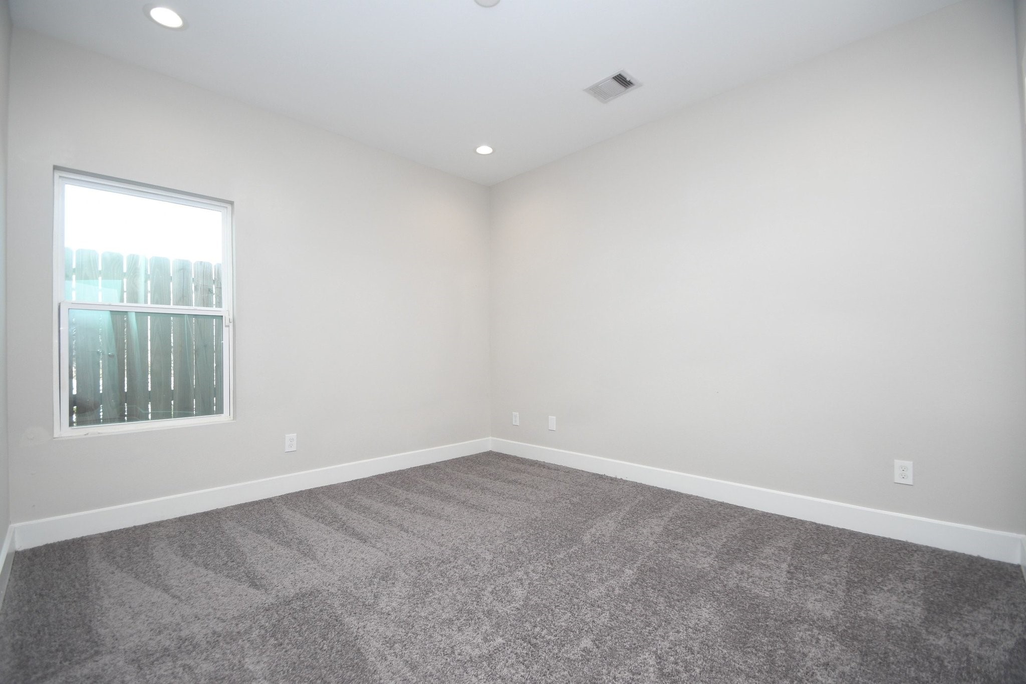 5904 Gardendale Drive B Property Photo 23