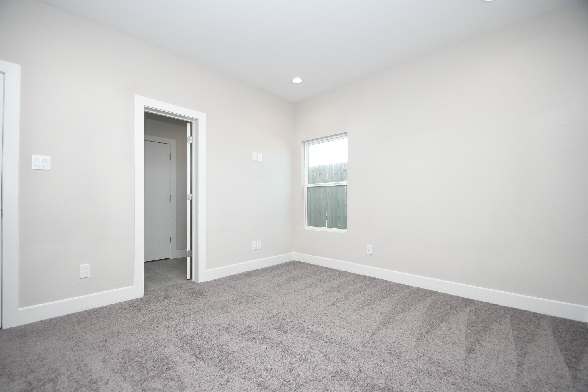 5904 Gardendale Drive B Property Photo 25