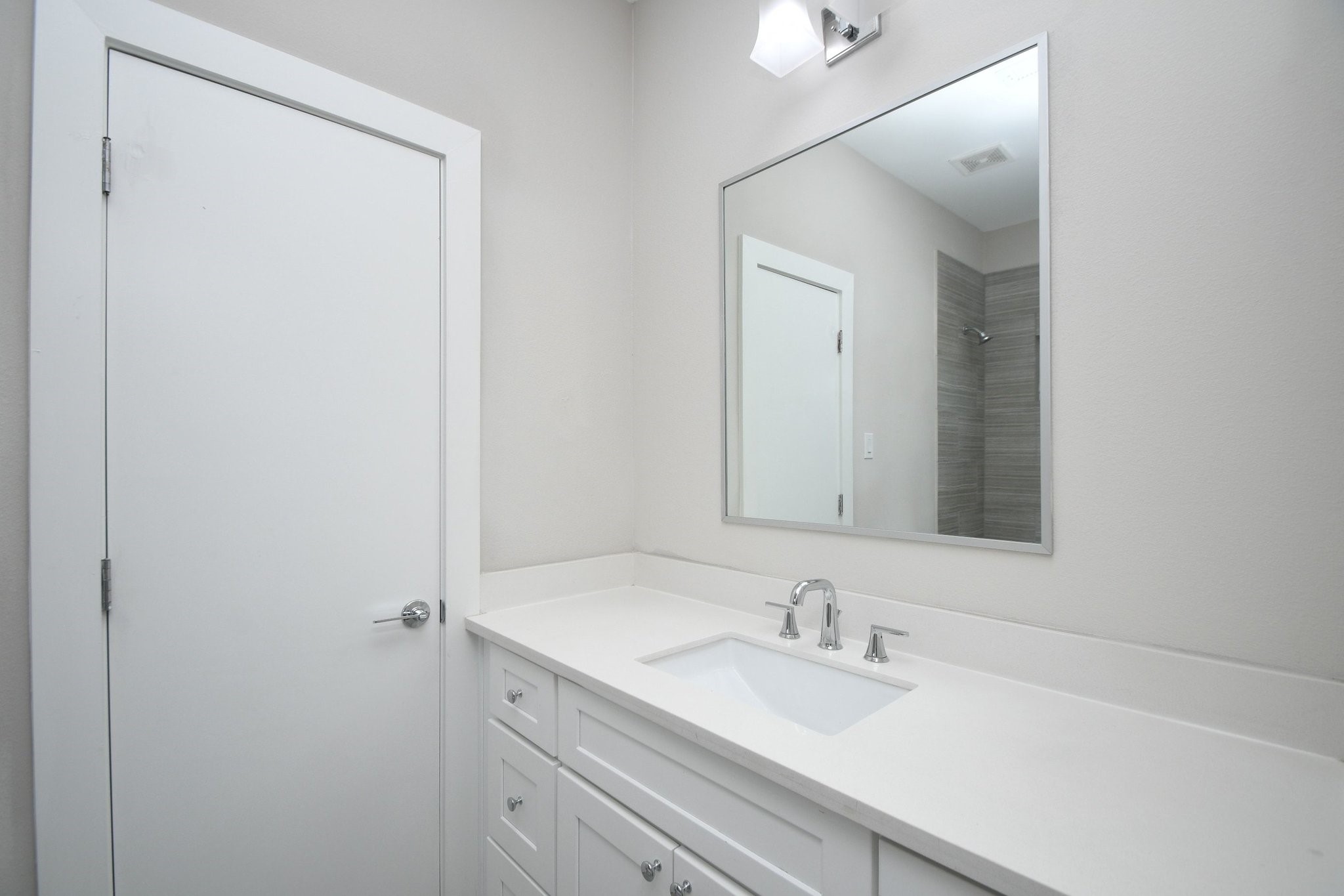 5904 Gardendale Drive B Property Photo 37